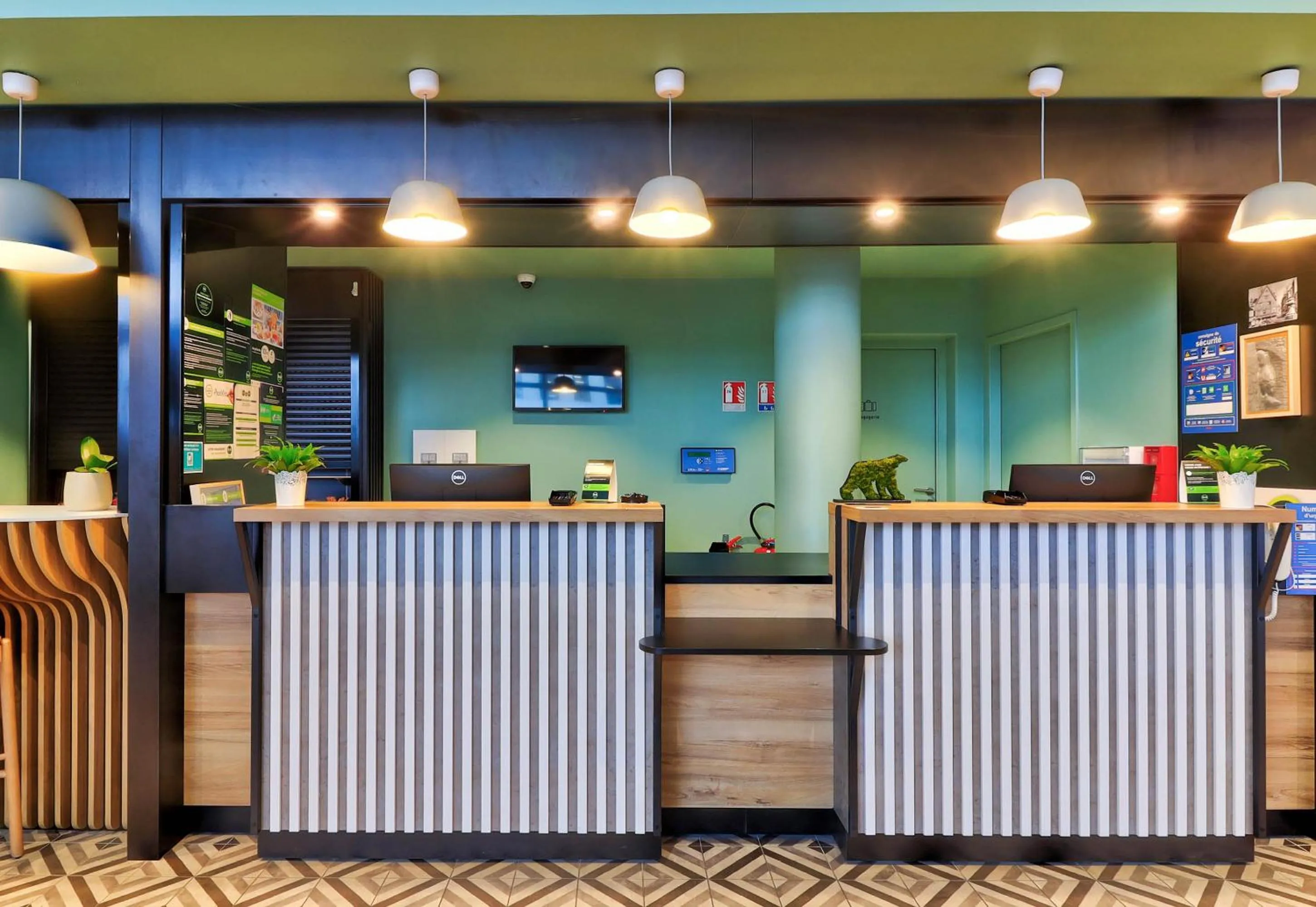 Lobby or reception in B&B HOTEL Dijon Valmy Toison d'or