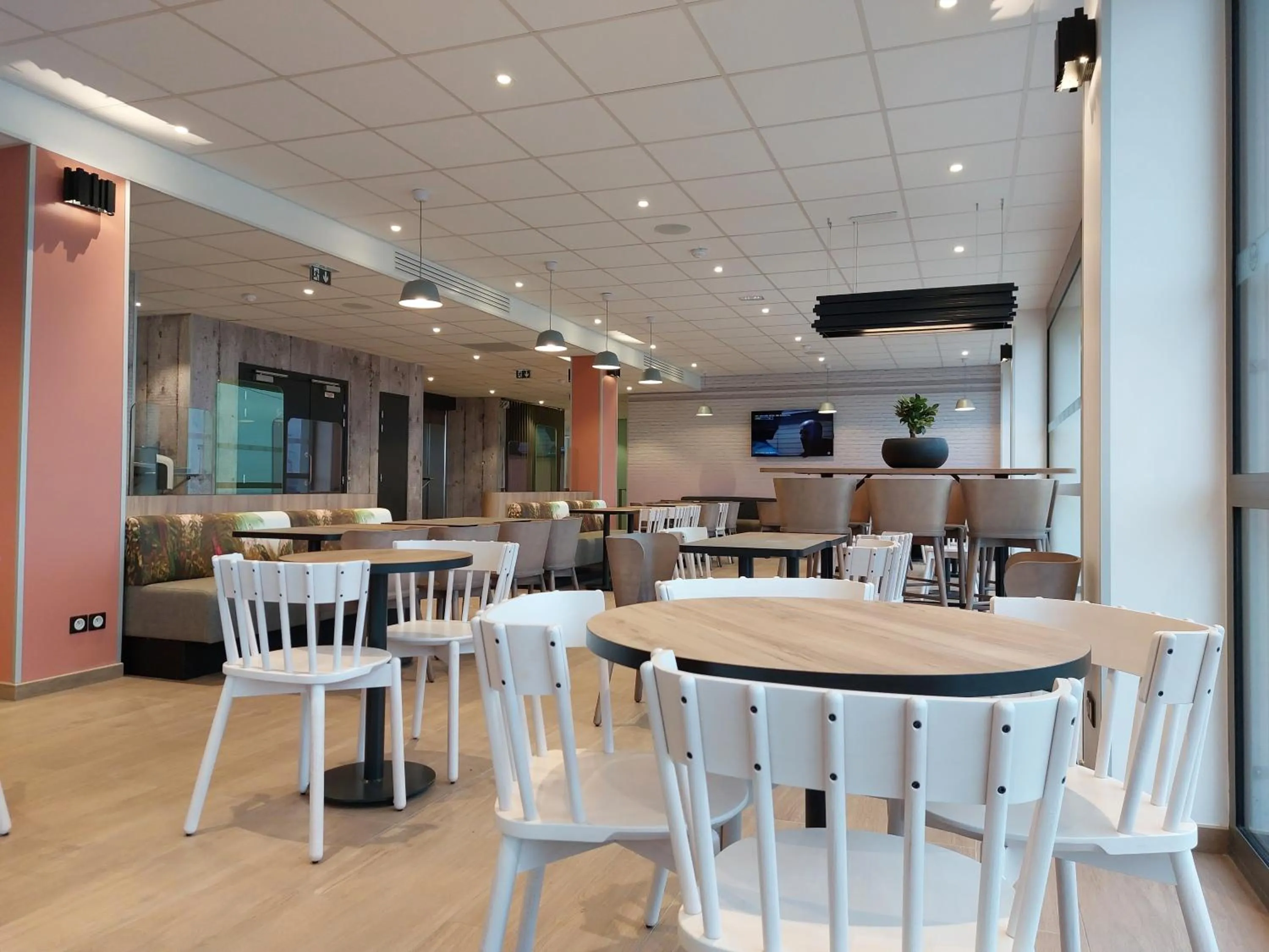 Breakfast in B&B HOTEL Dijon Valmy Toison d'or