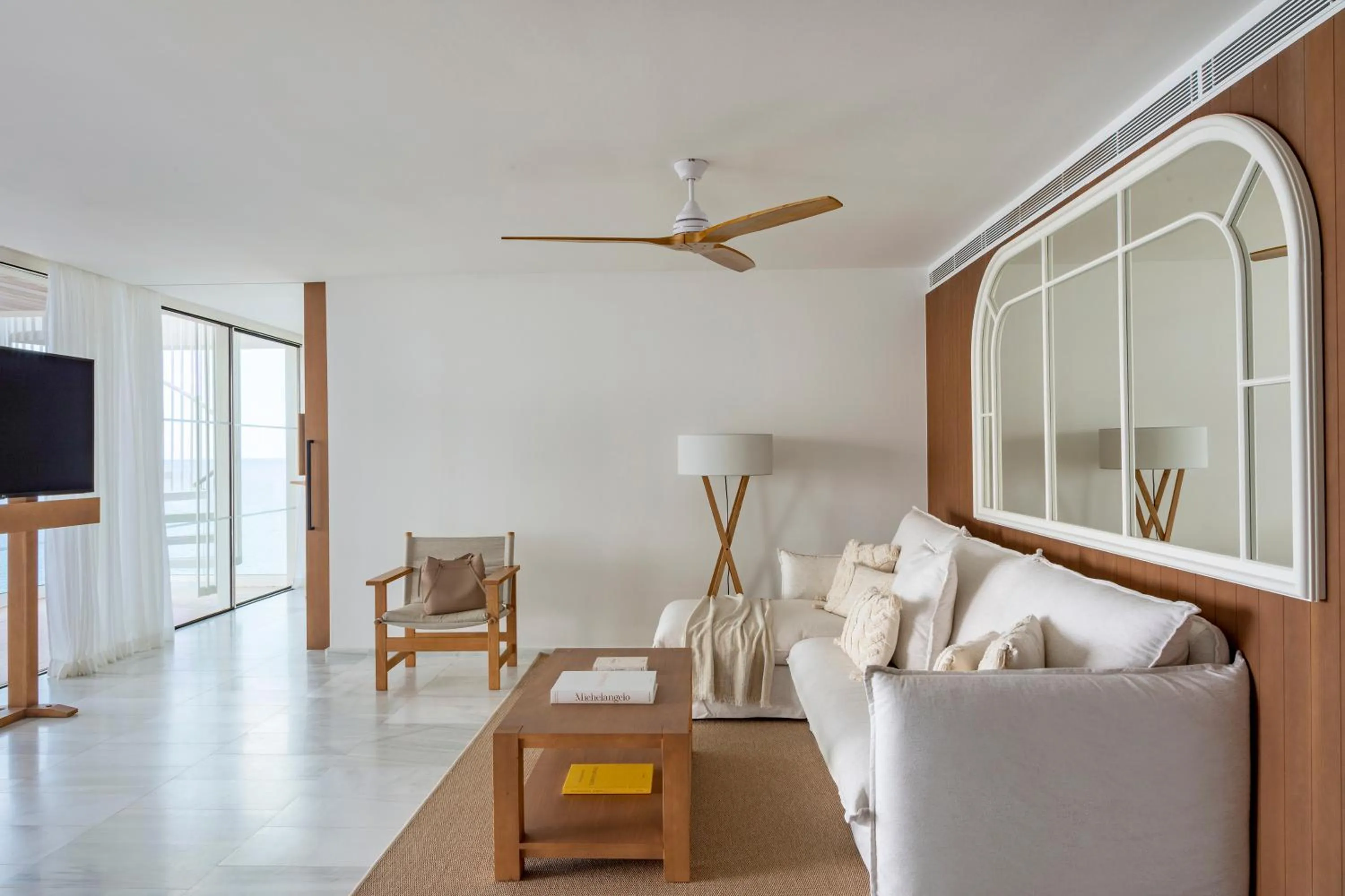 TV and multimedia in Villa Le Blanc, a Gran Meliá Hotel - The Leading Hotels of The World