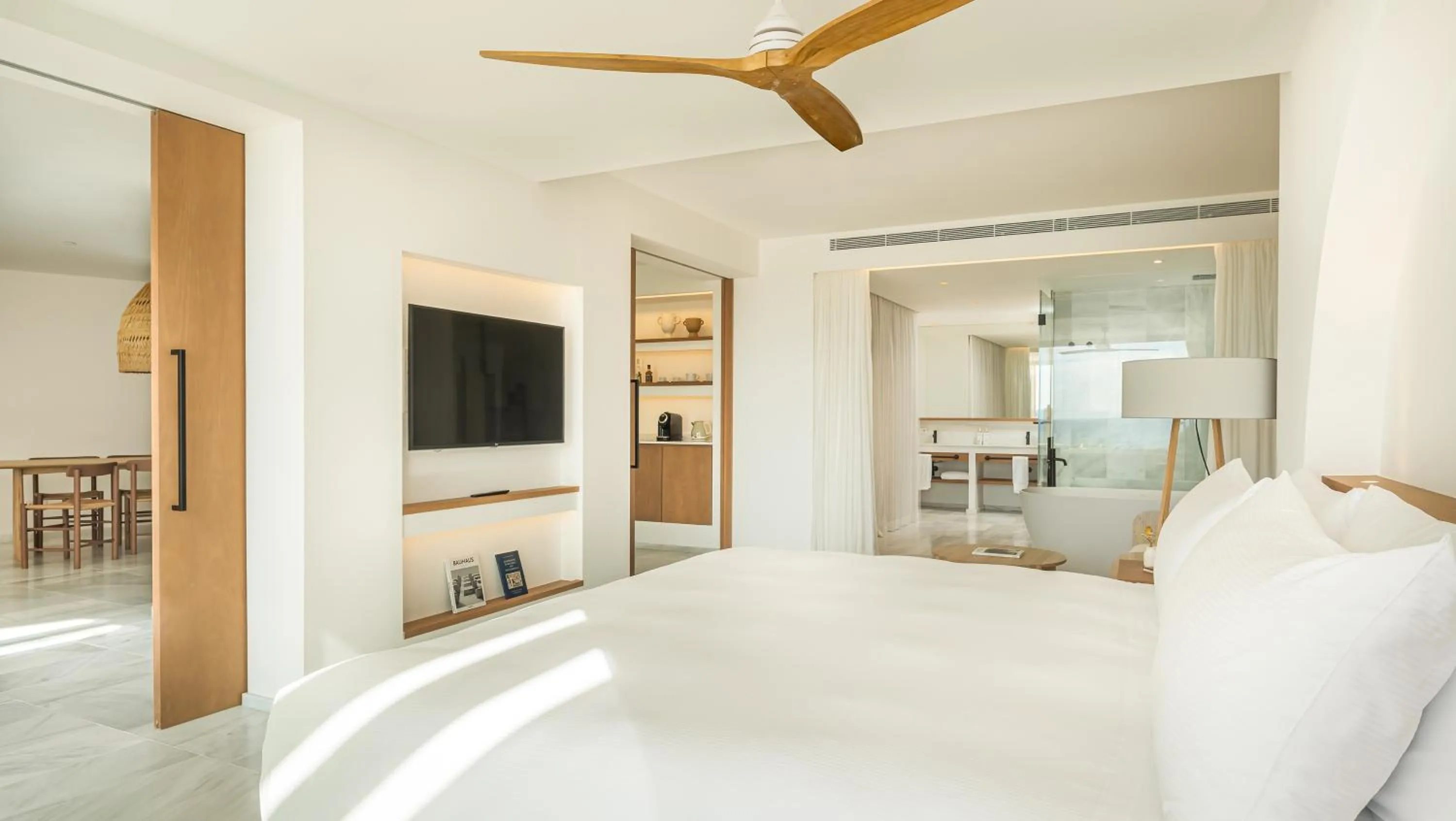 Bed in Villa Le Blanc, a Gran Meliá Hotel - The Leading Hotels of The World