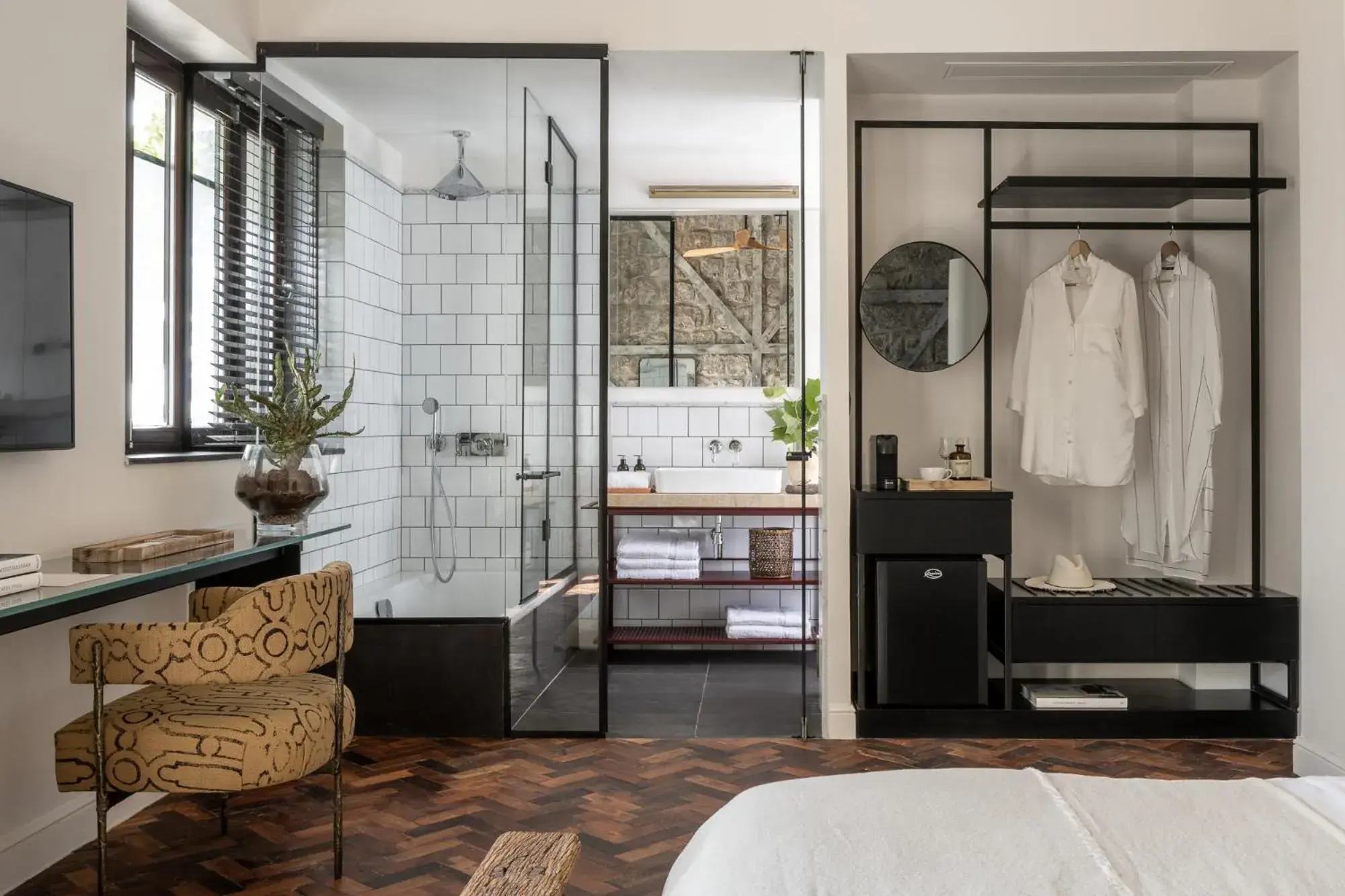 Bauhaus Superior - single occupancy - Upper Floor With Balcony and Outdoor Bath in Pereh Mountain Resort Bauhaus Superior - single occupancy - Upper Floor With Balcony and Outdoor Bath in Pereh Mountain Resort