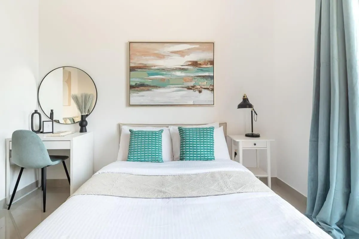 Bed in Frank Porter - Lakeside Tower D