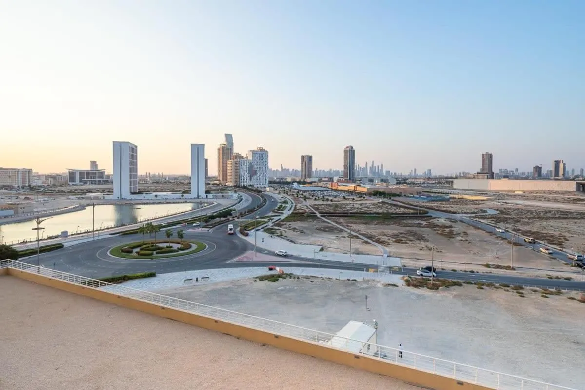 Frank Porter - Lakeside Tower D