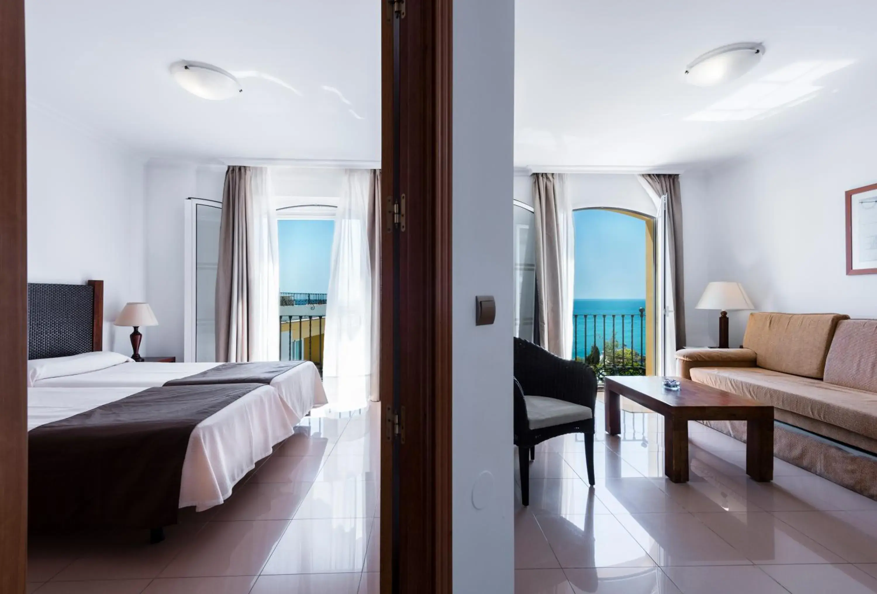 Balcony/Terrace, Bed in Toboso Apar - Turis Balcony/Terrace, Bed in Toboso Apar - Turis