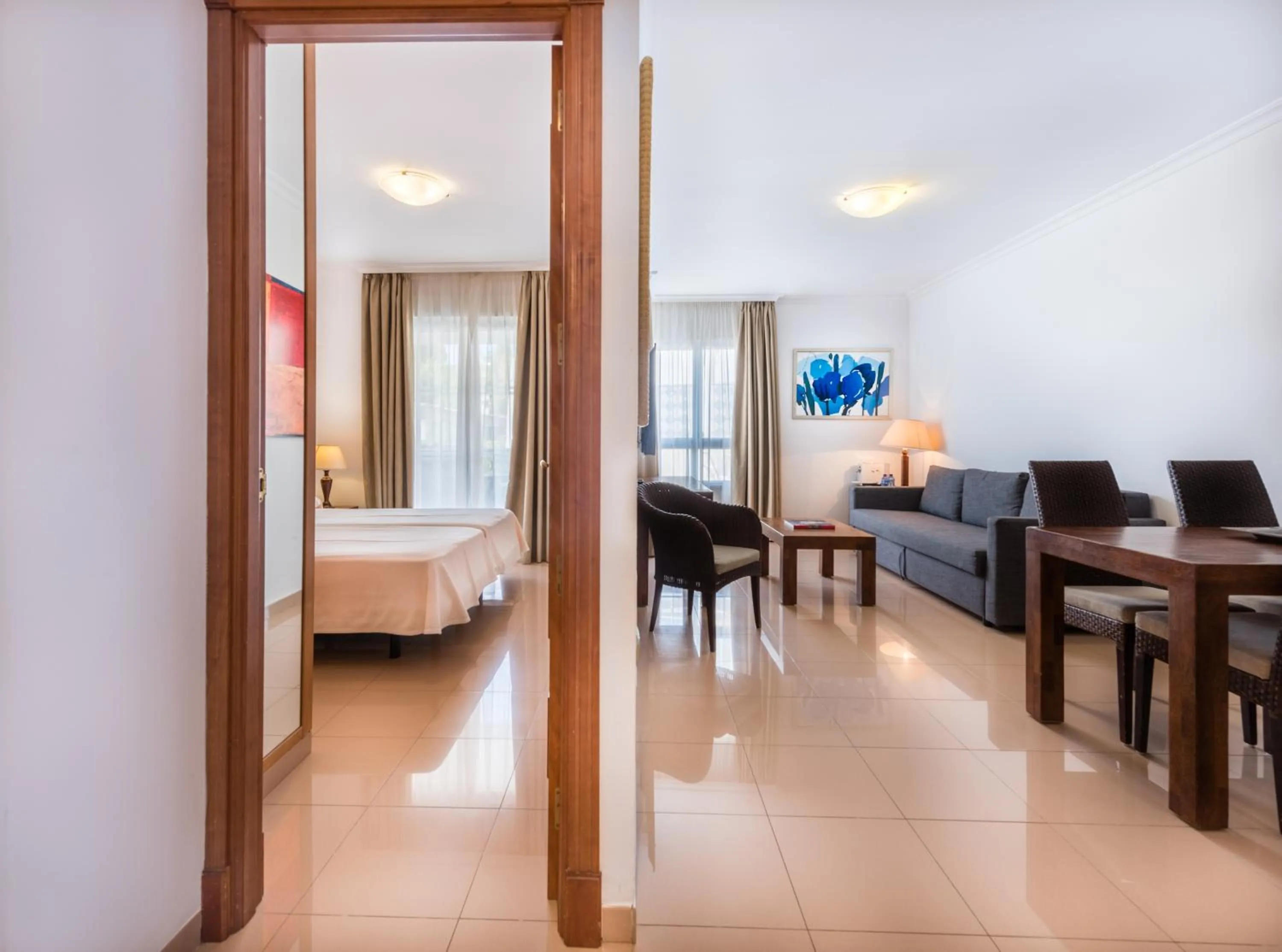 Living room, Bed in Toboso Apar - Turis