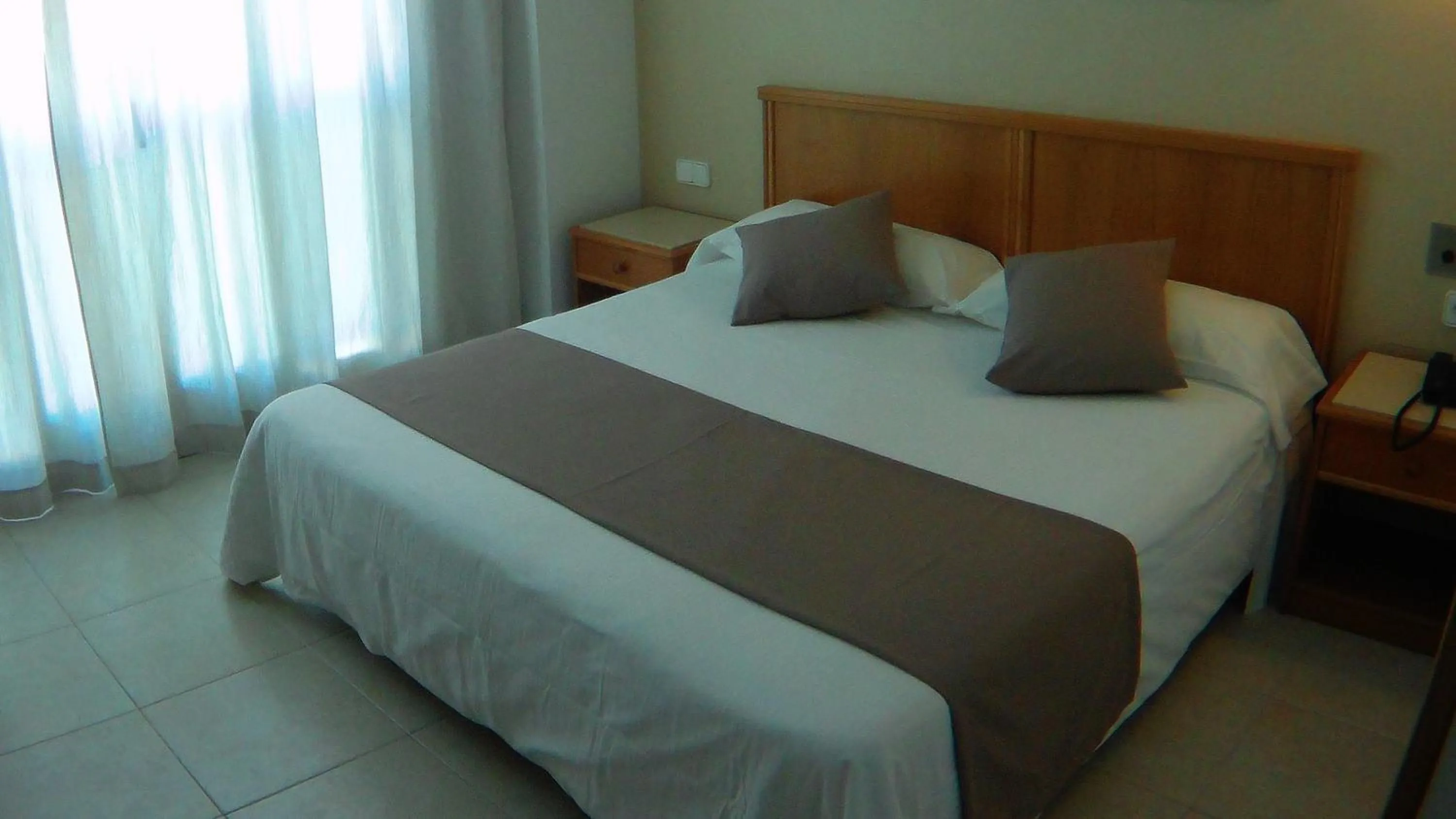 Bedroom in Hotel Albatros