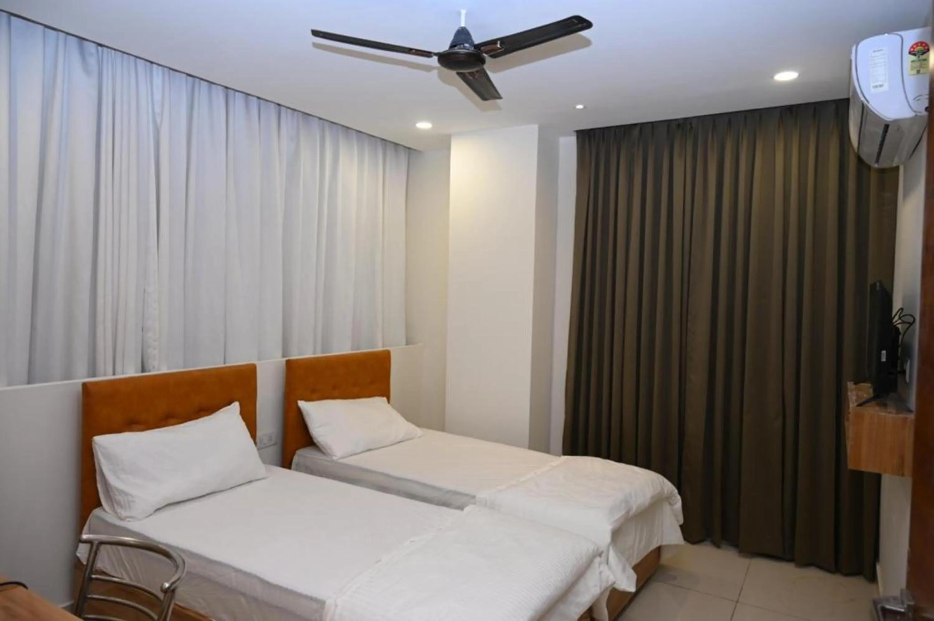 Bedroom, Bed in Hotel Hibiscus Tree- Bachupally