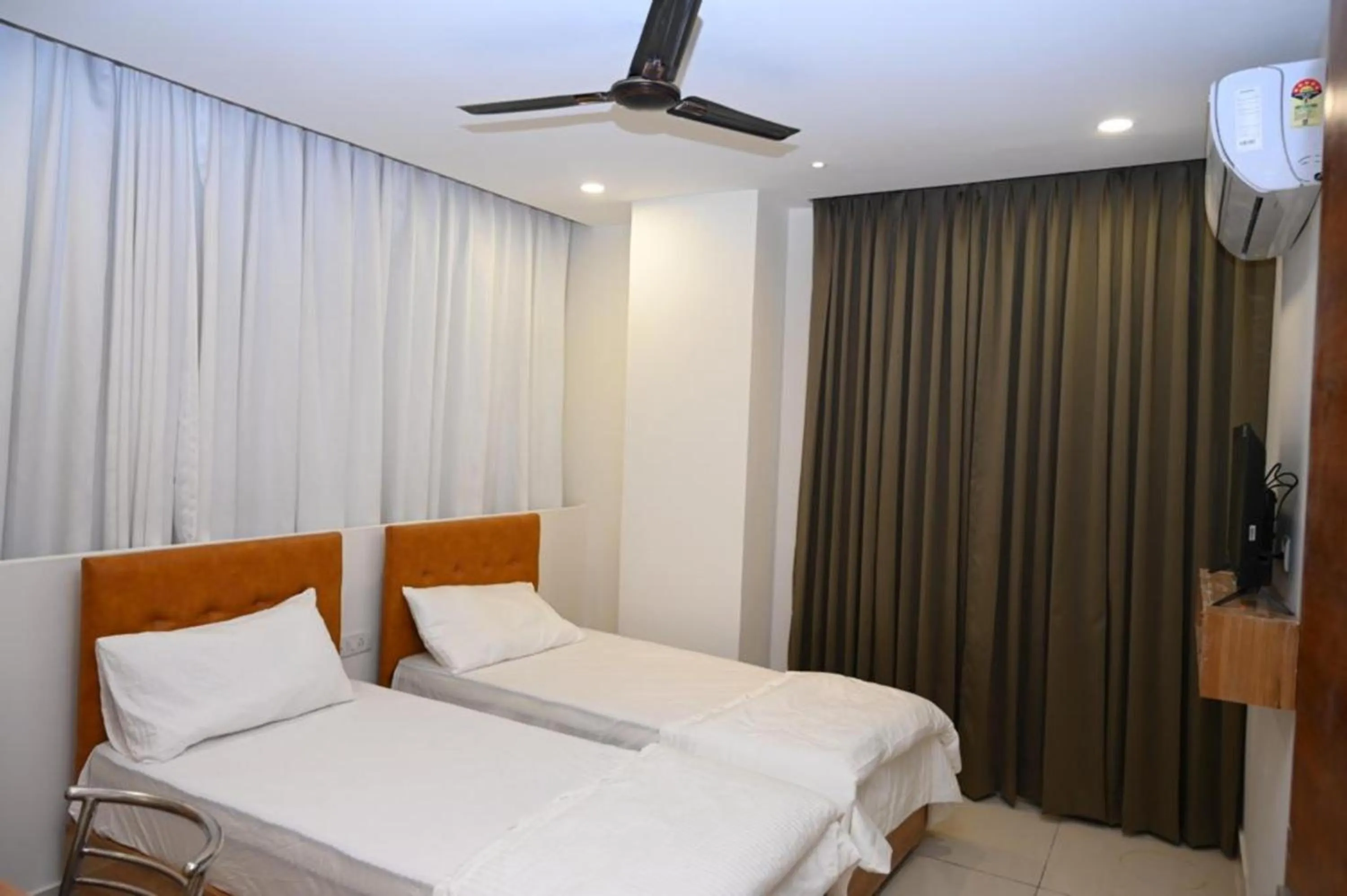 Bedroom, Bed in Hotel Hibiscus Tree- Bachupally