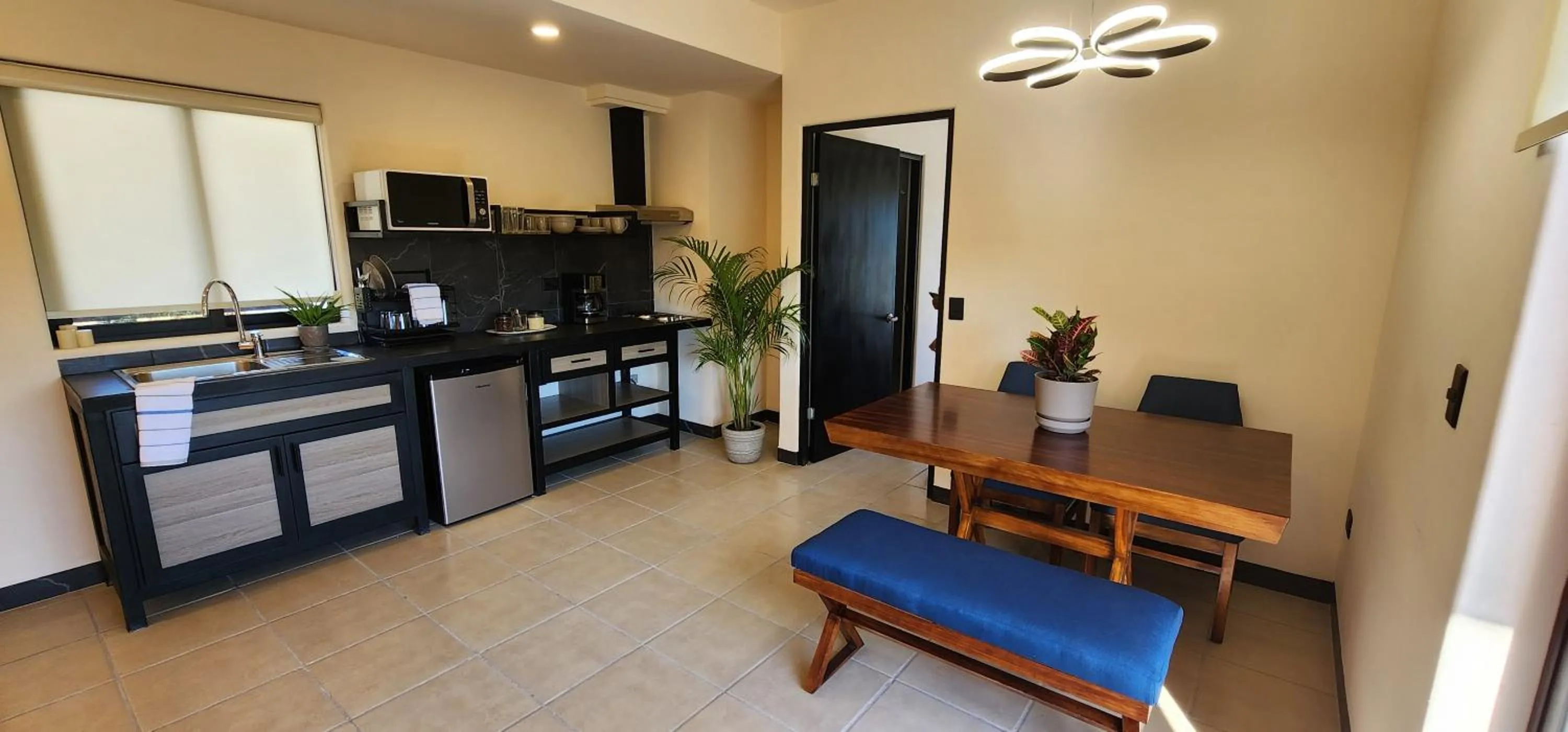 Kitchen or kitchenette in SUITES LOMBOY & PLAZA