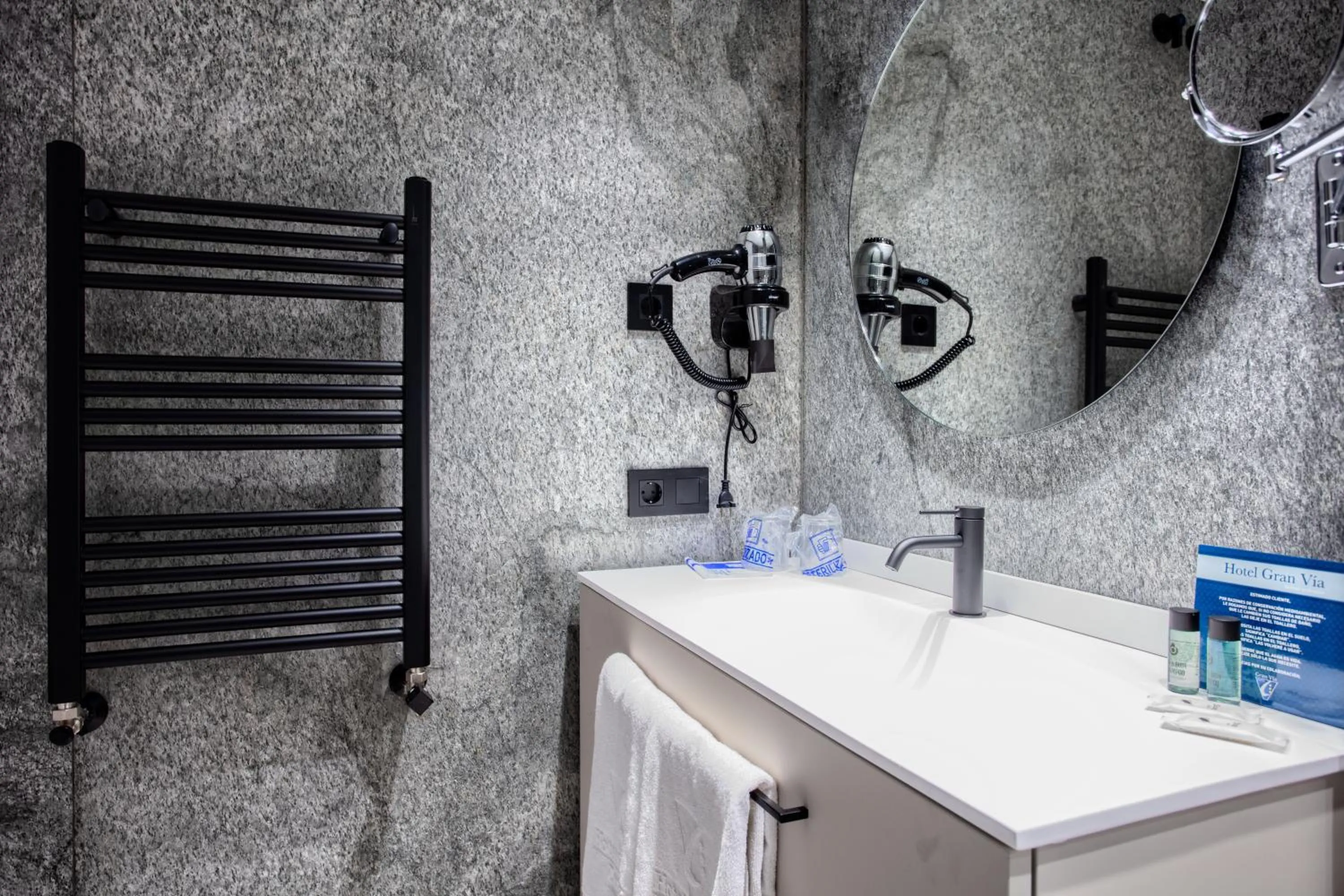 Bathroom in Hotel Gran Via