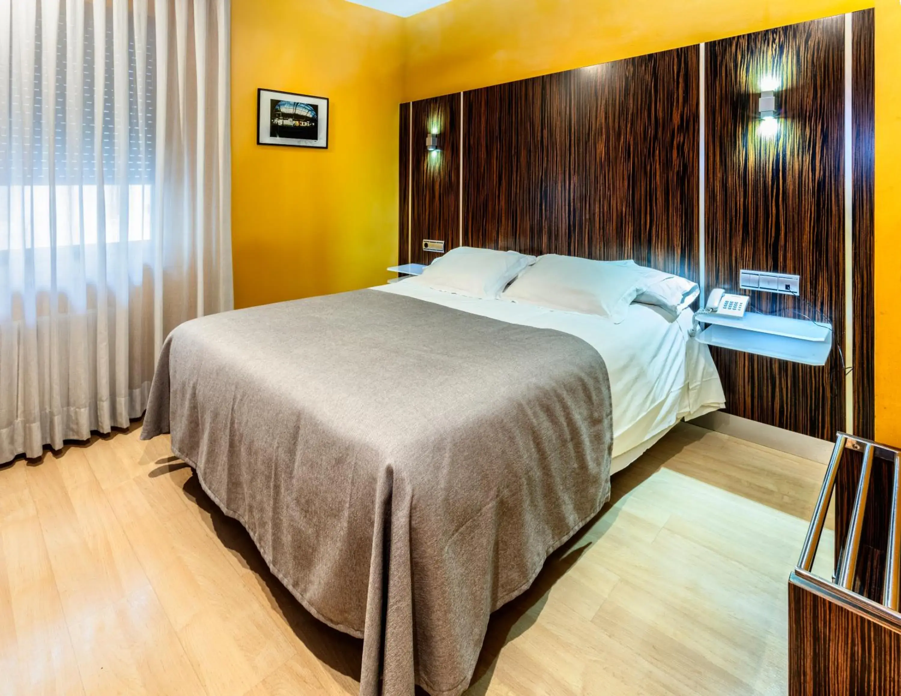 Photo of the whole room, Bed in Hotel Gran Via Photo of the whole room, Bed in Hotel Gran Via