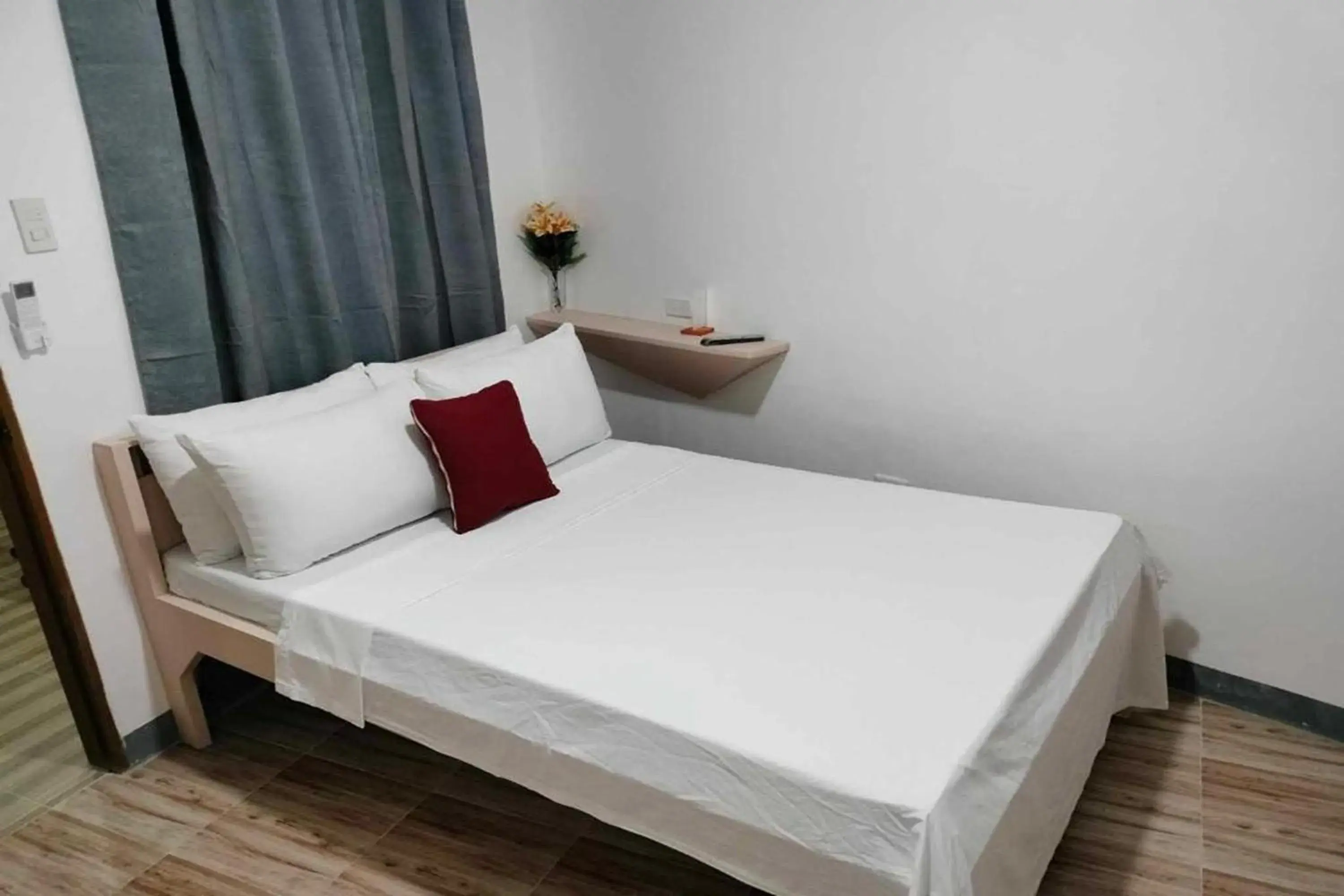 Photo of the whole room, Bed in Woza Inn Boracay Photo of the whole room, Bed in Woza Inn Boracay