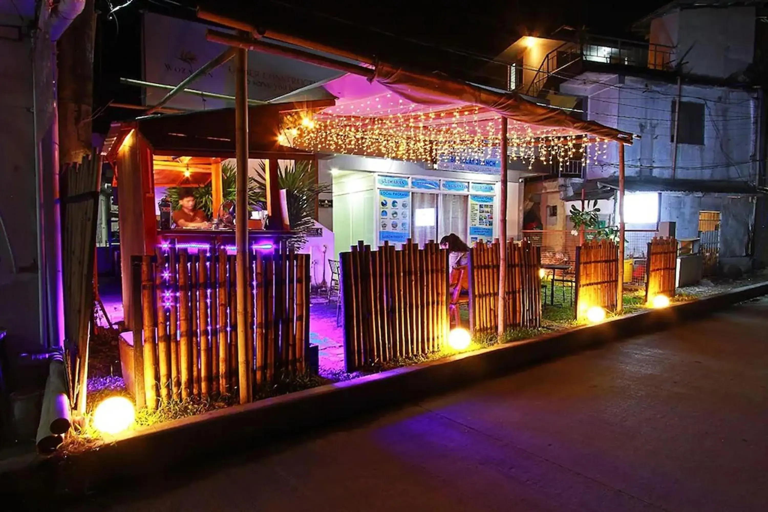 Lounge or bar in Woza Inn Boracay Lounge or bar in Woza Inn Boracay