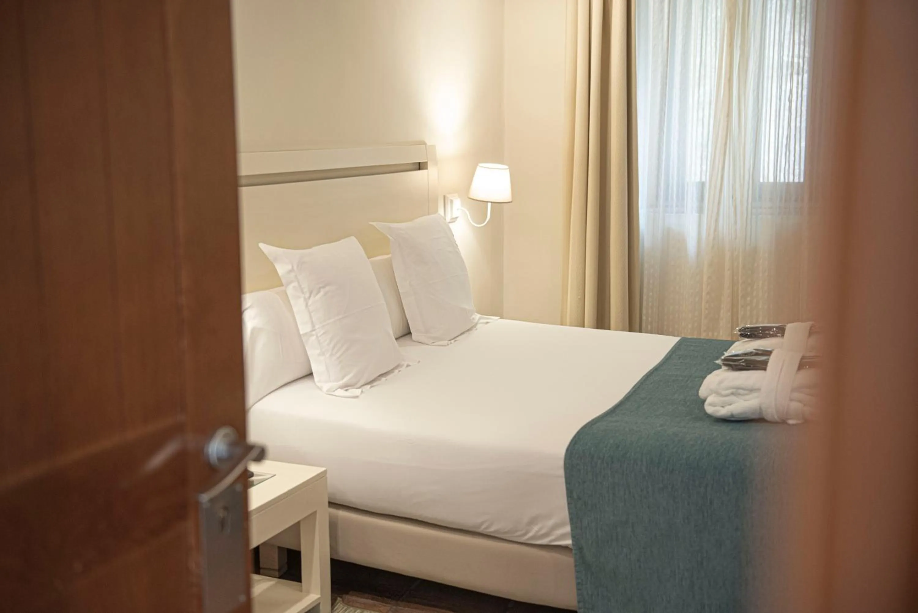 Bedroom, Bed in Hotel Convent de Begur