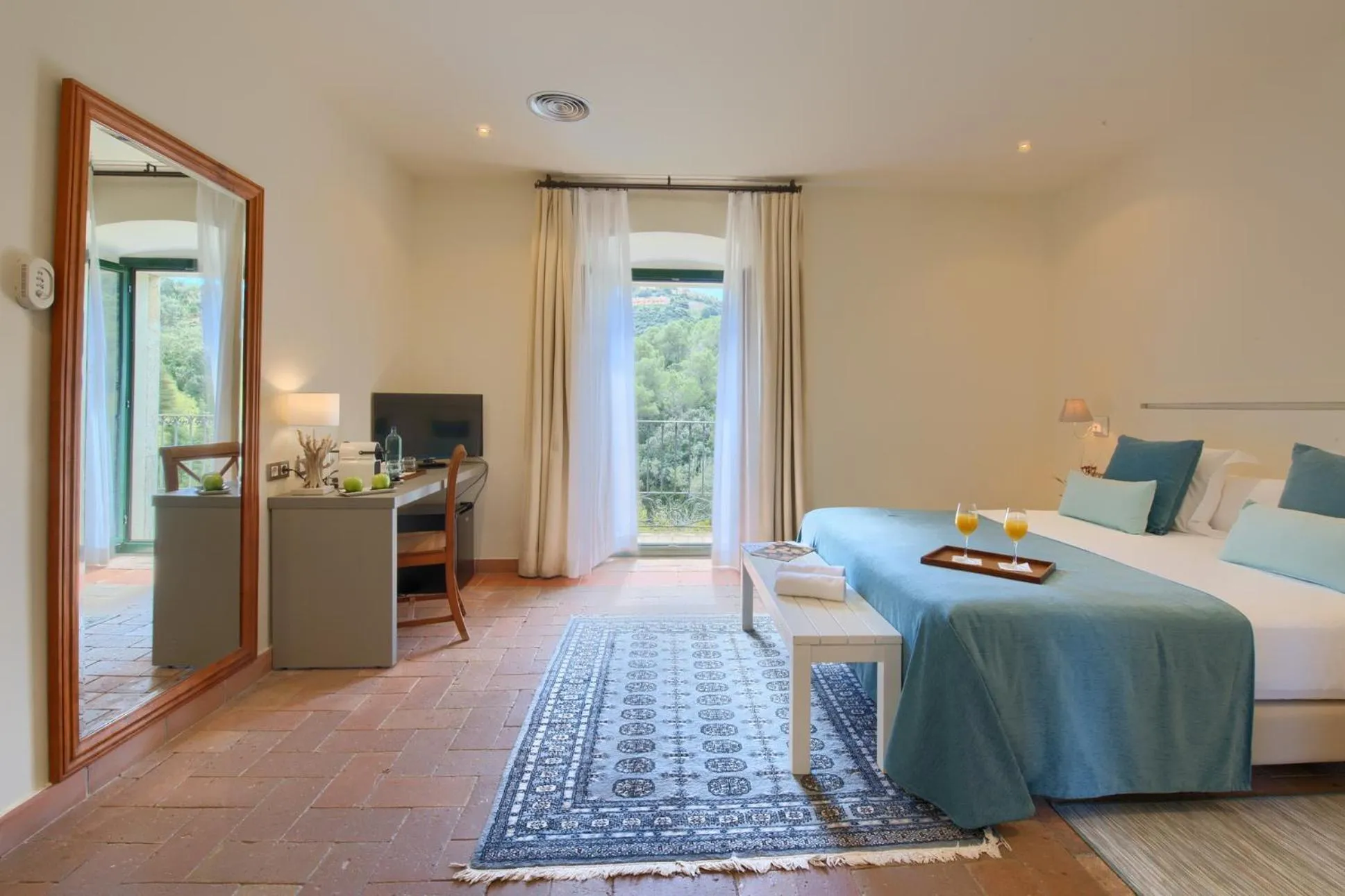 Bedroom, Bed in Hotel Convent de Begur