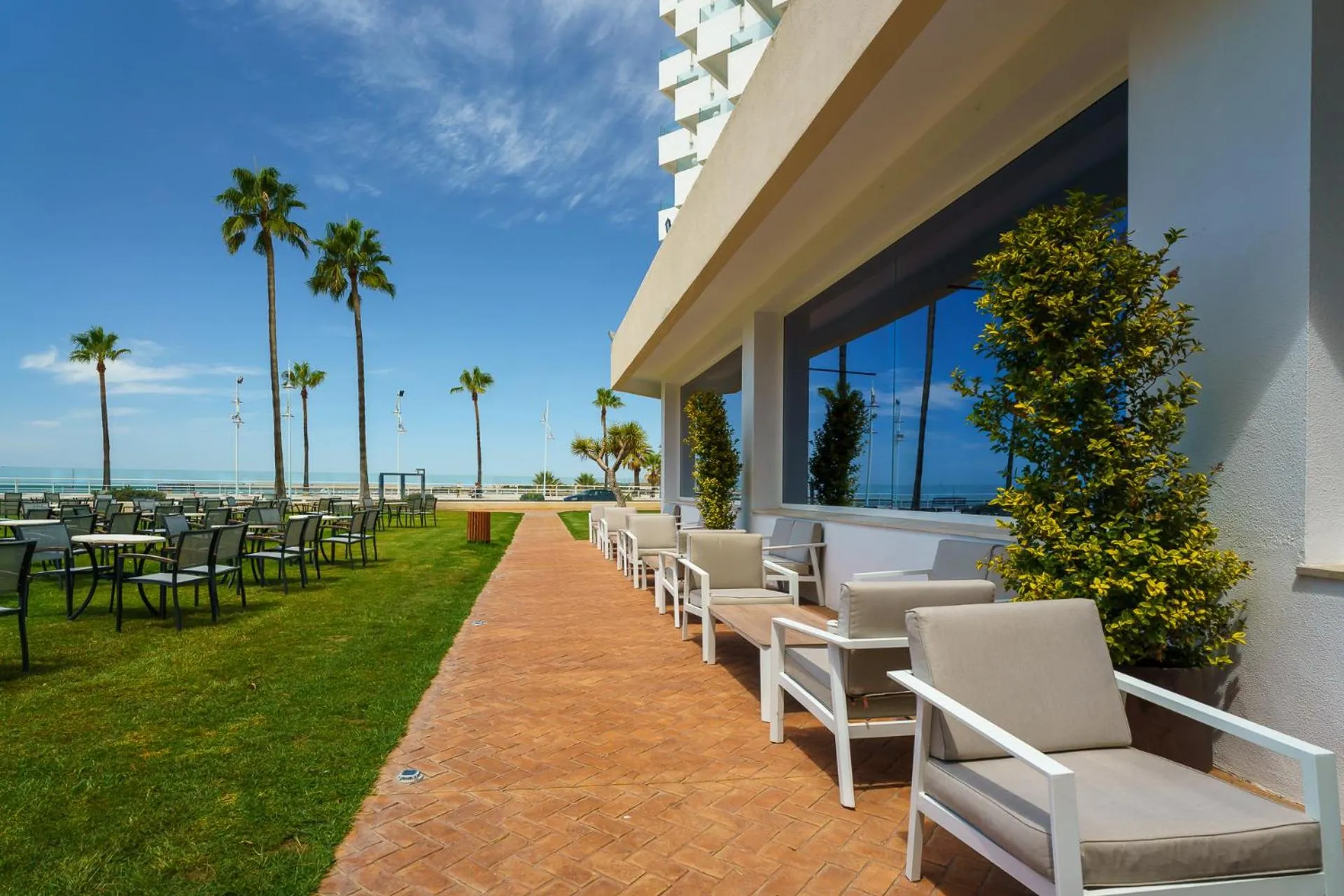 Garden in Hotel Puerto Bahía & Spa