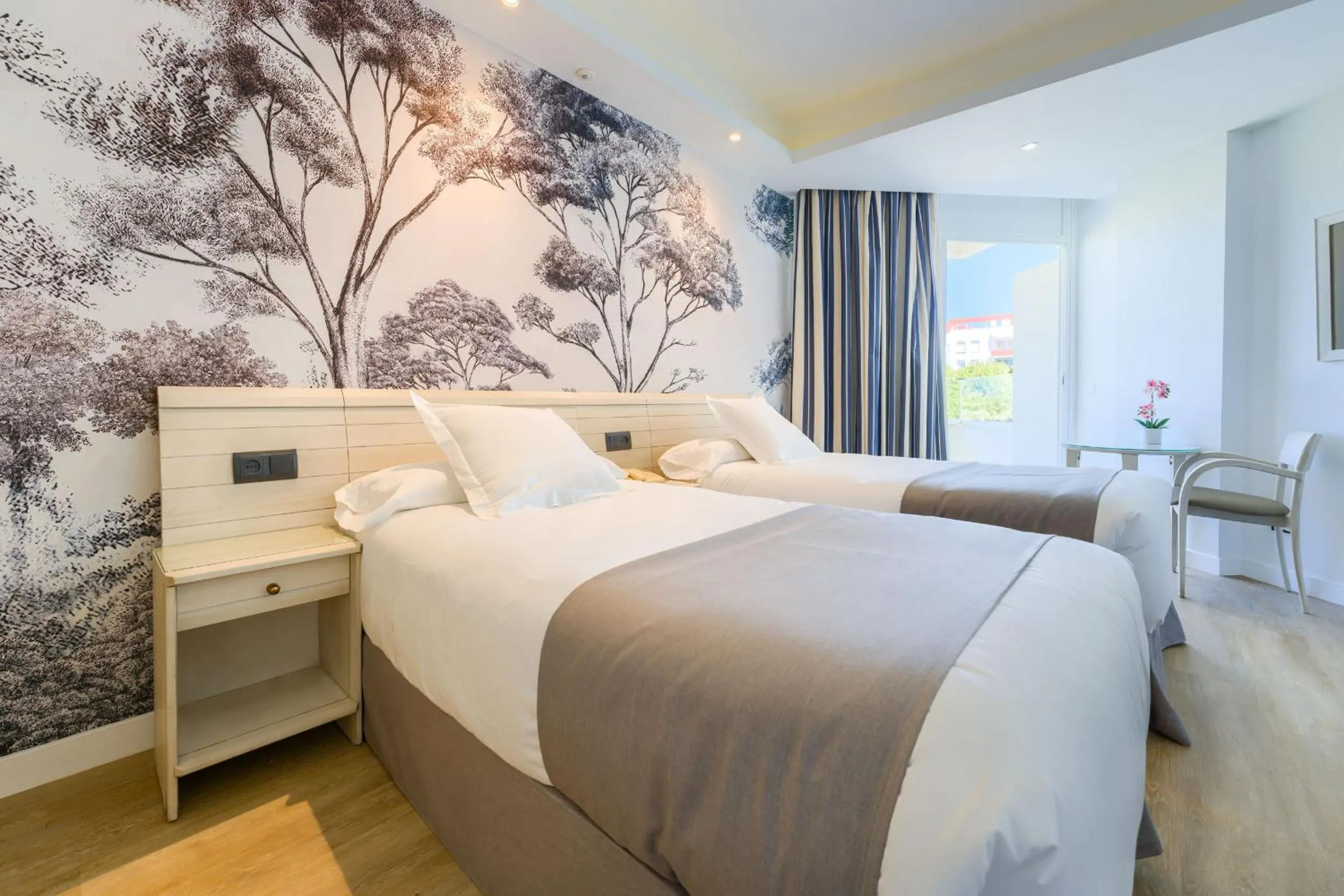 Bed in Hotel Puerto Bahía & Spa