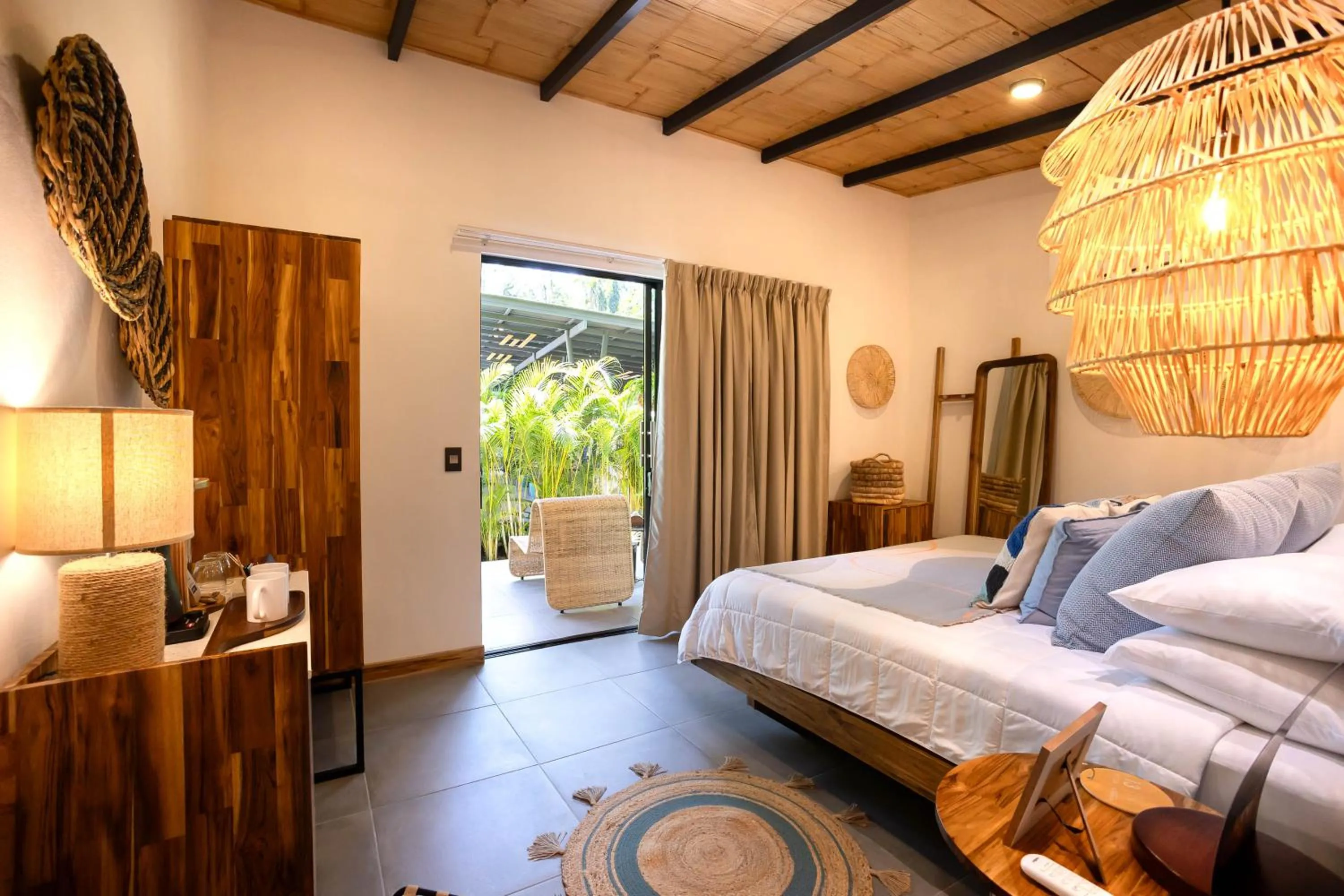 Garden view, Bed in Exôtico Beach Hotel