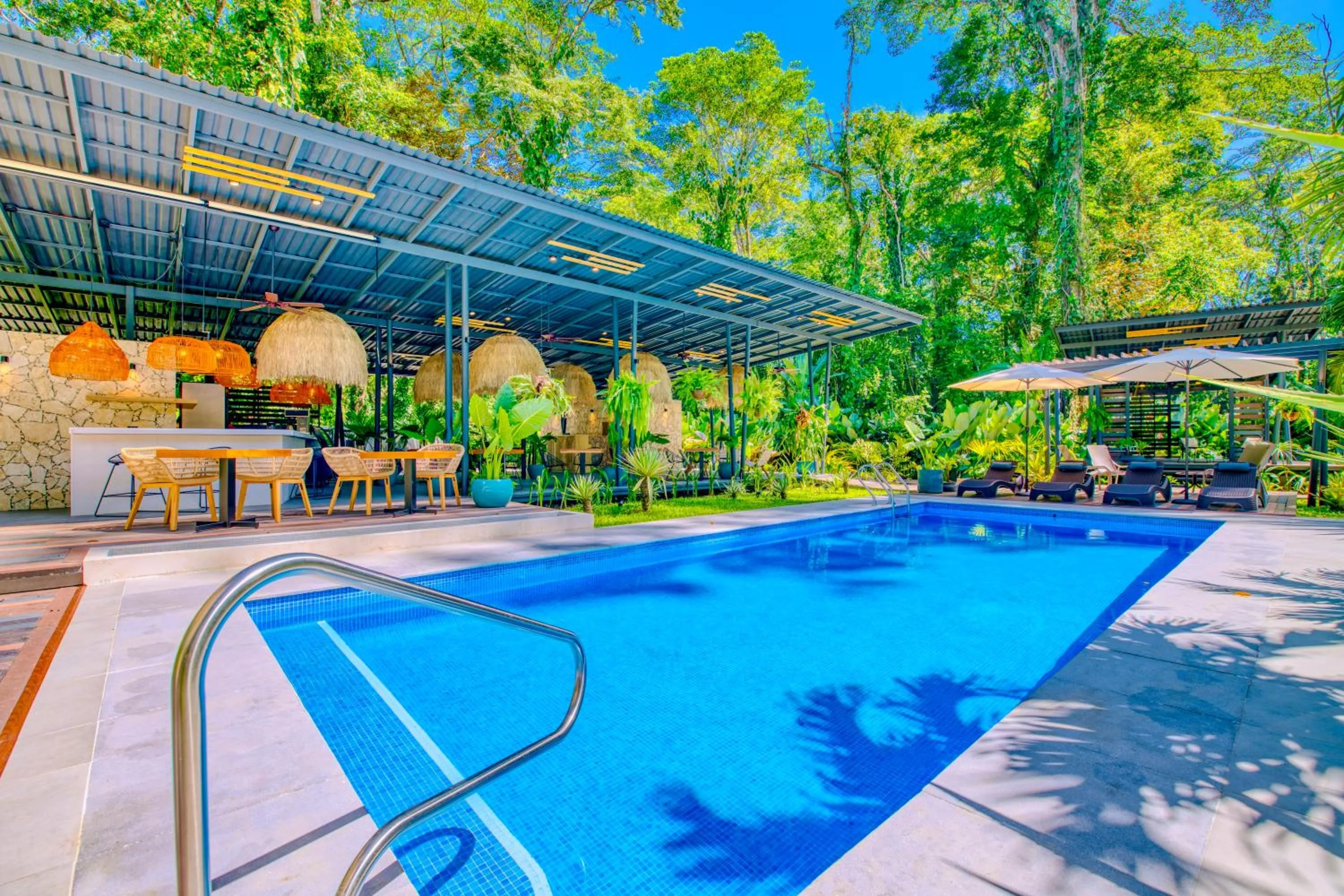 Pool view in Exôtico Beach Hotel