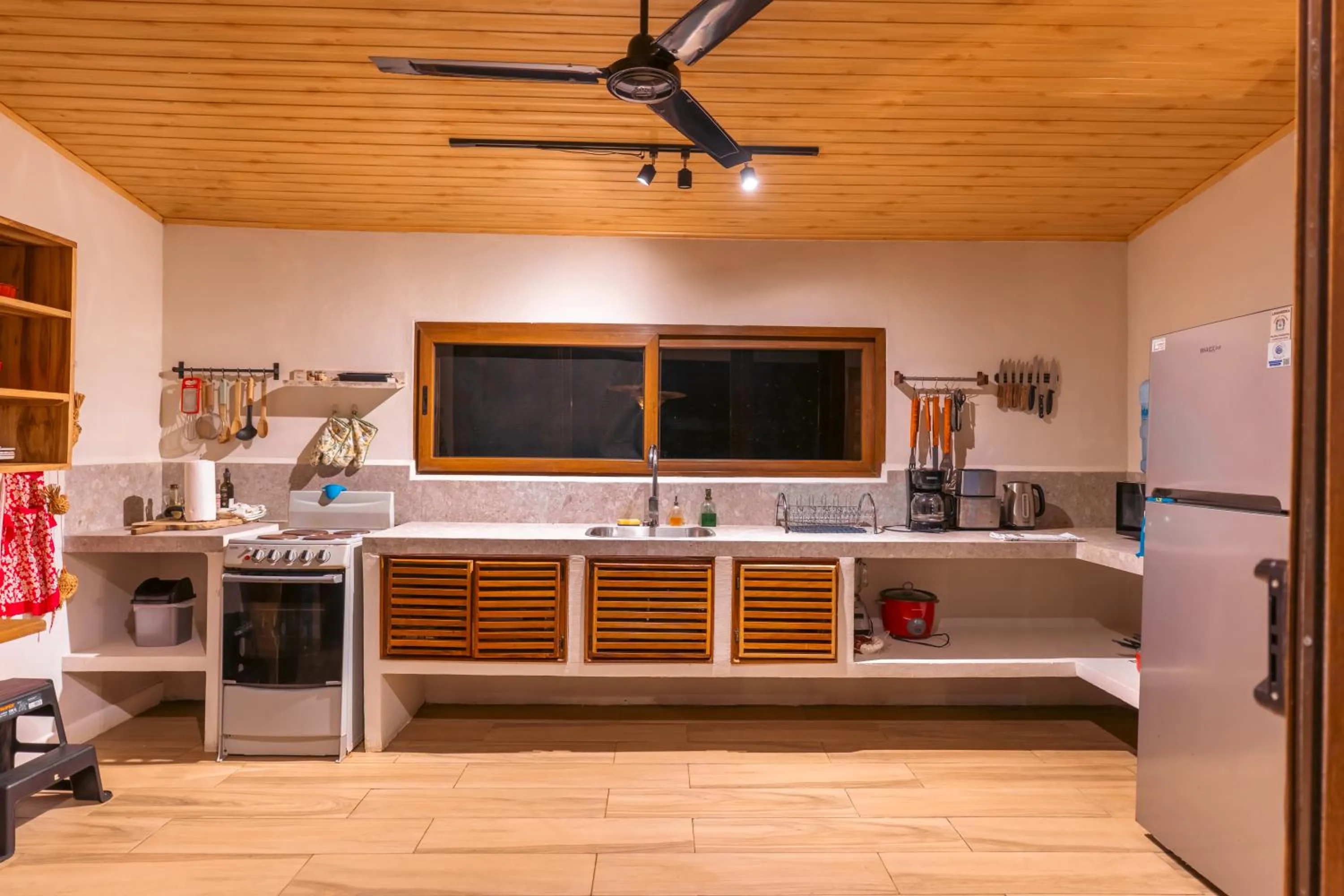 kitchen in Exōtico Beach Hotel