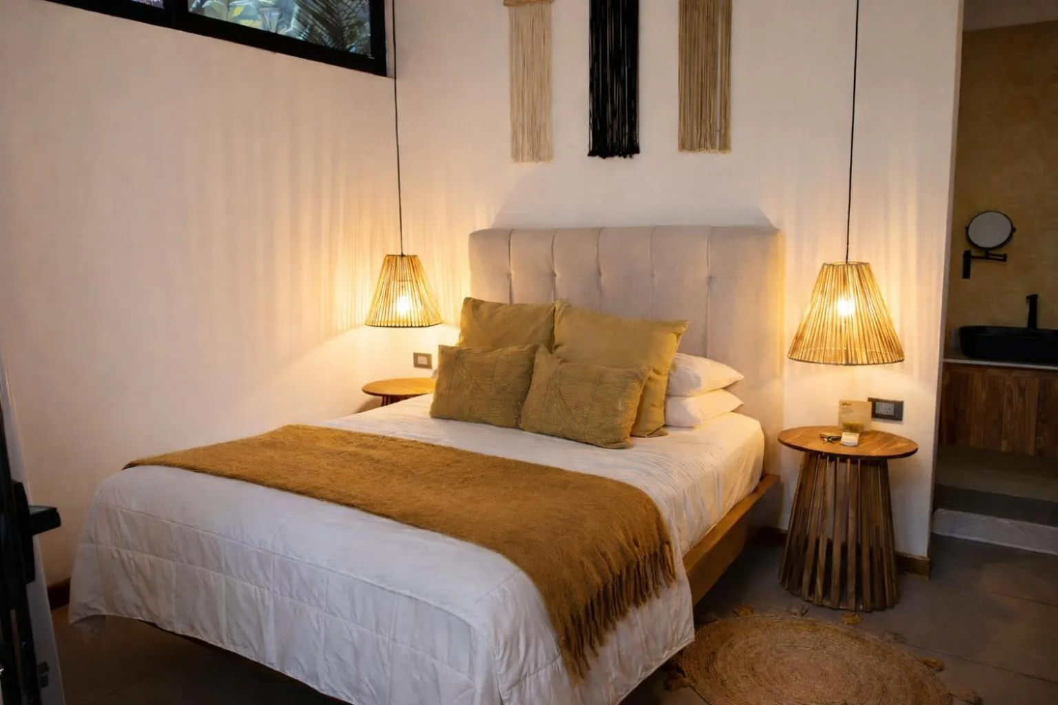 Bed in Exōtico Beach Hotel