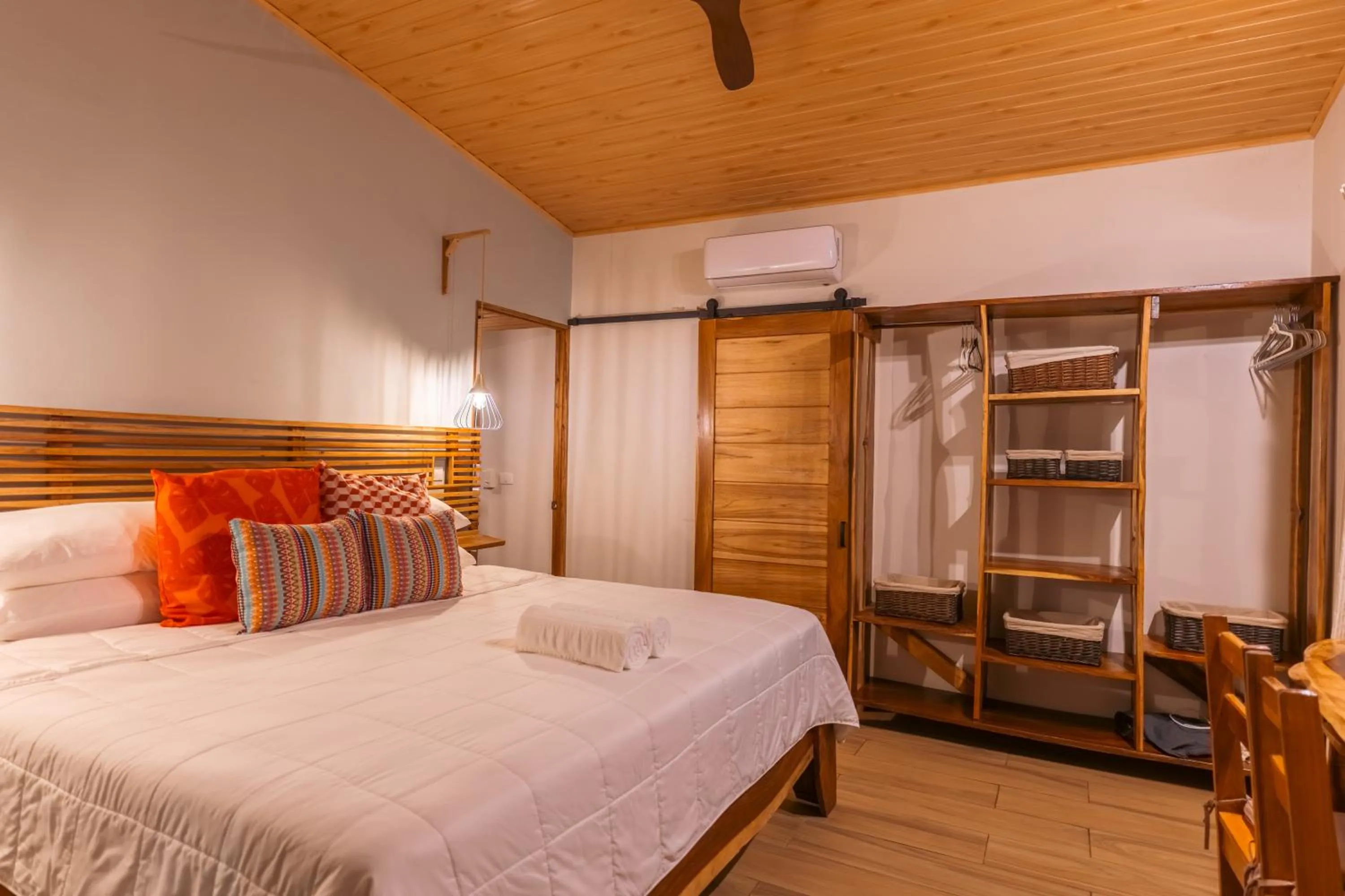 Bedroom, Bed in Exōtico Beach Hotel