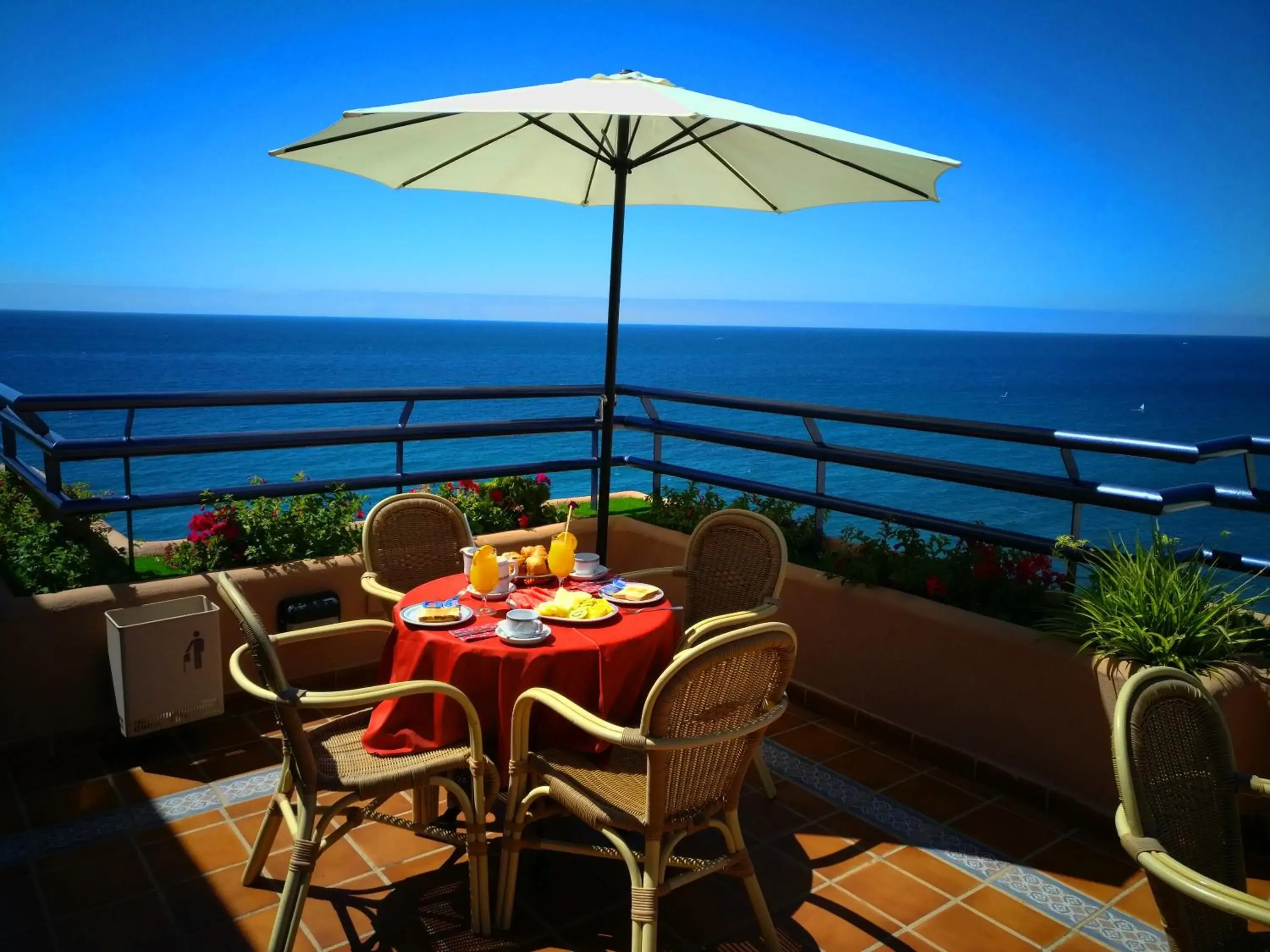 Restaurant/places to eat in Ona Princesa Playa Restaurant/places to eat in Ona Princesa Playa