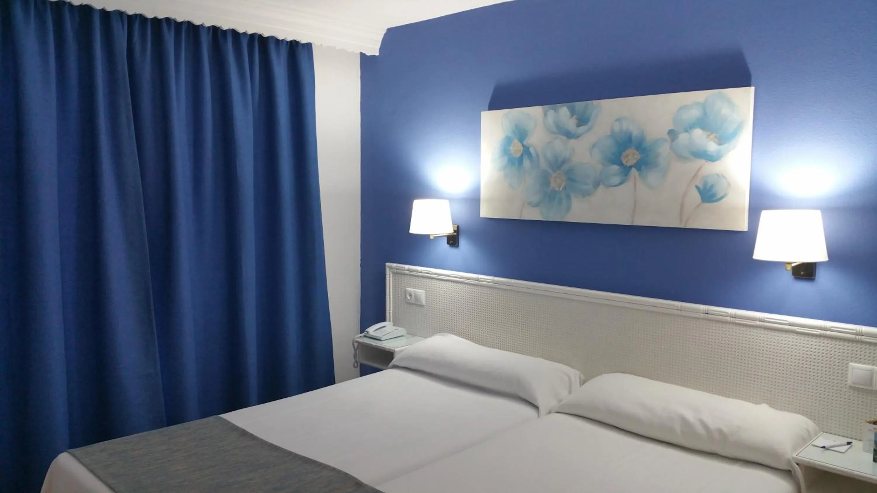 Photo of the whole room, Bed in Ona Princesa Playa