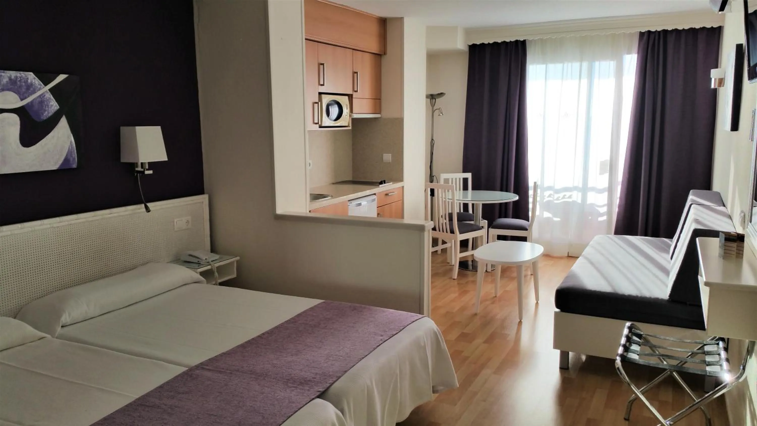 Photo of the whole room, Bed in Ona Princesa Playa