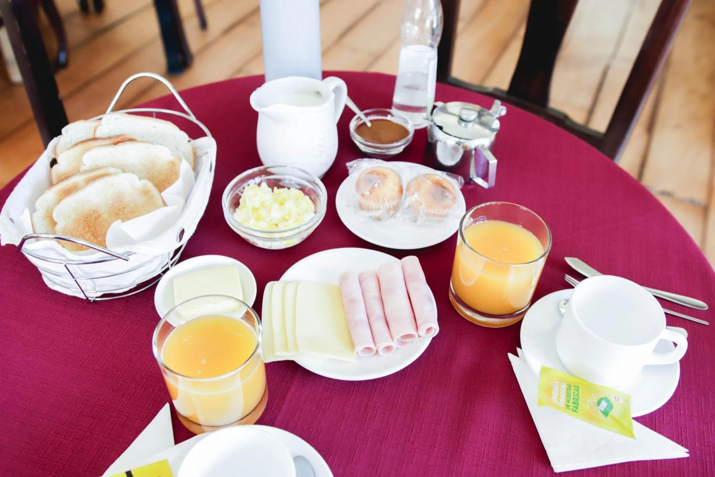 Food and drinks in Hotel Rondó