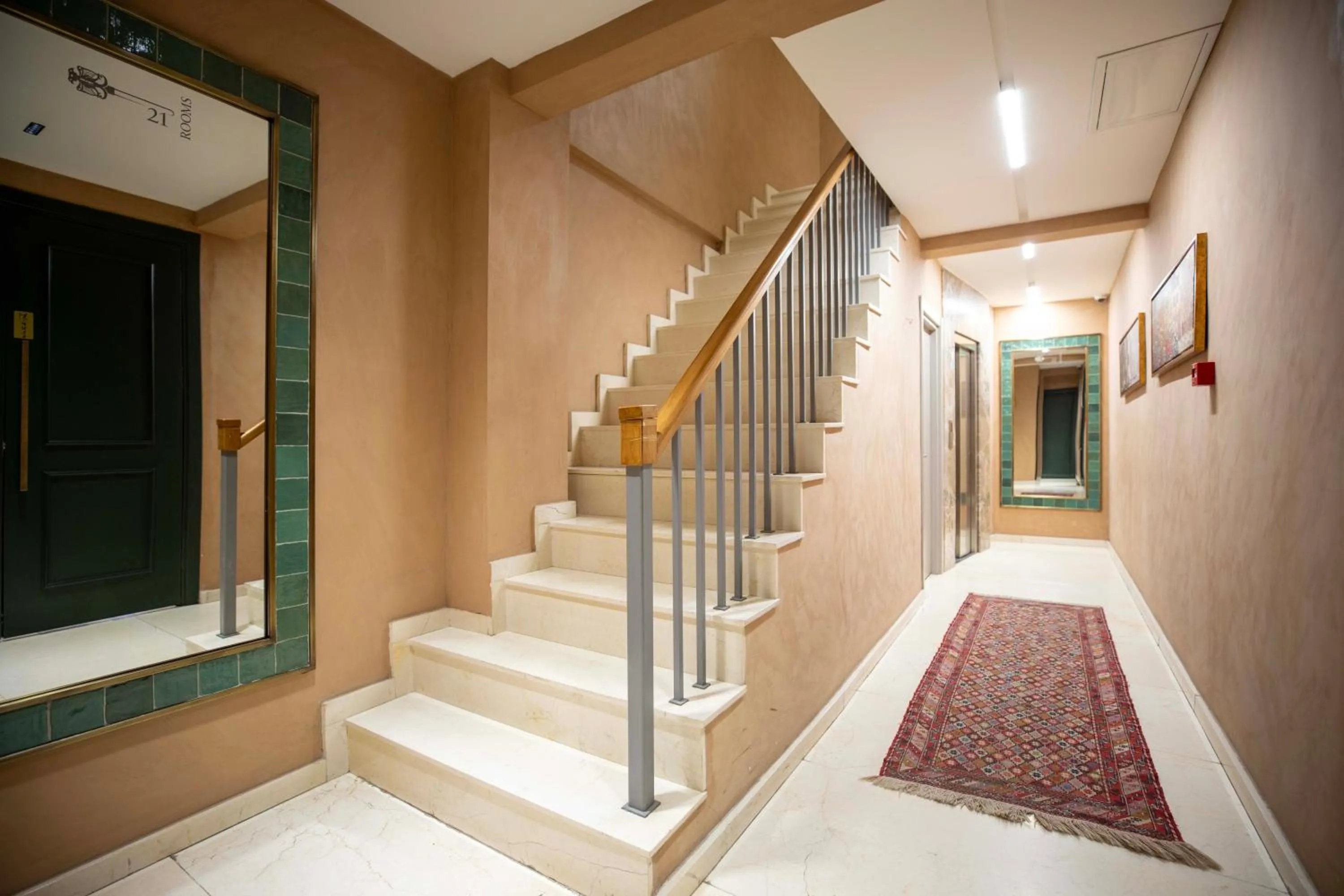 Property building in 21 Rooms Hotel