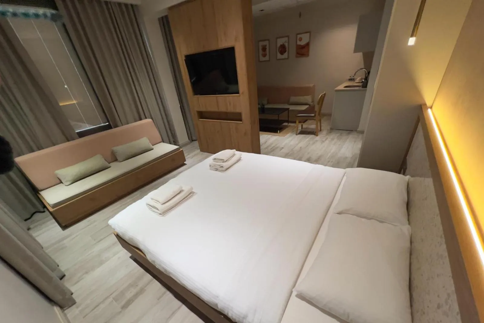 Bed in 21 Rooms Hotel