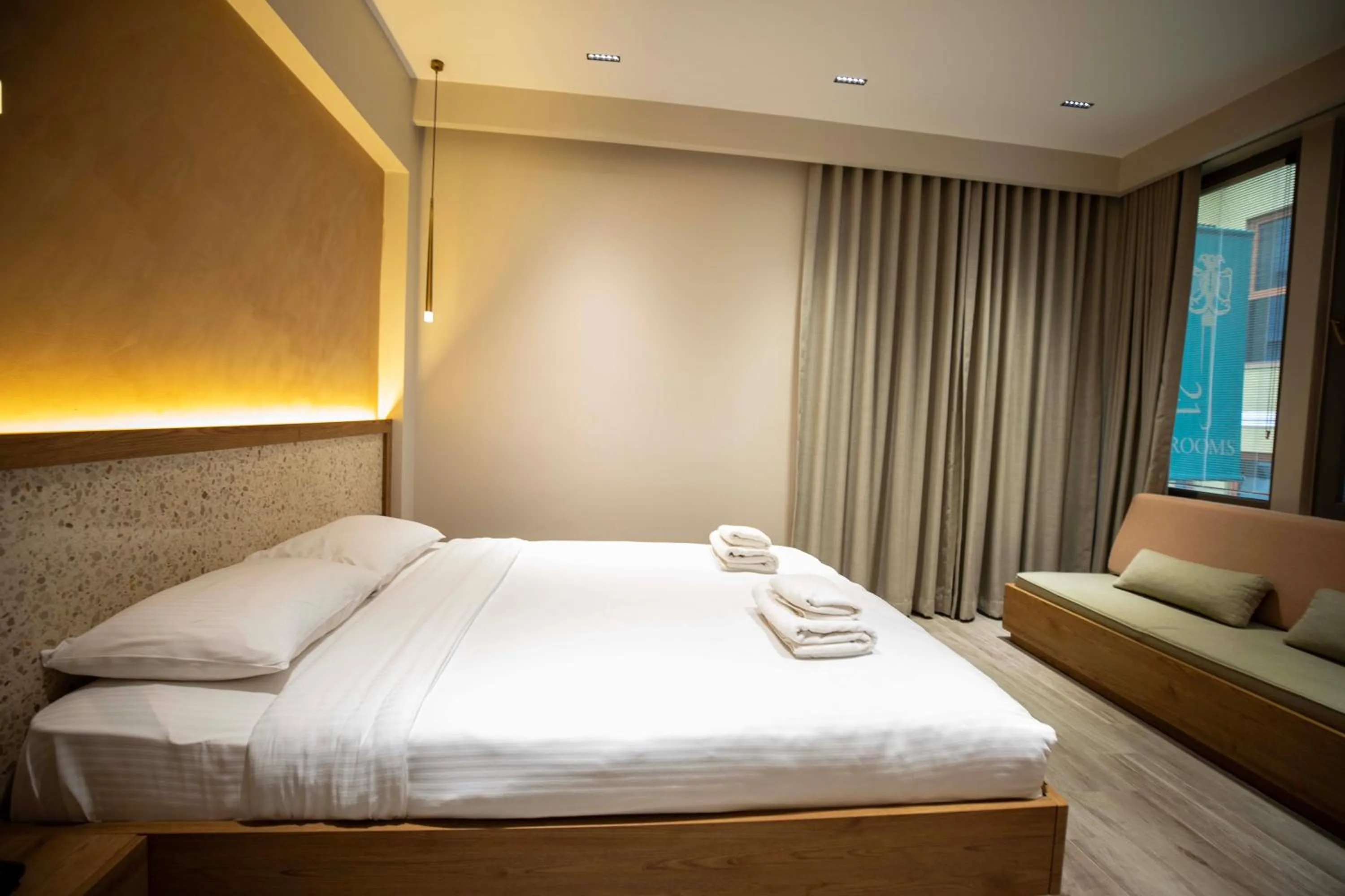 Bed in 21 Rooms Hotel