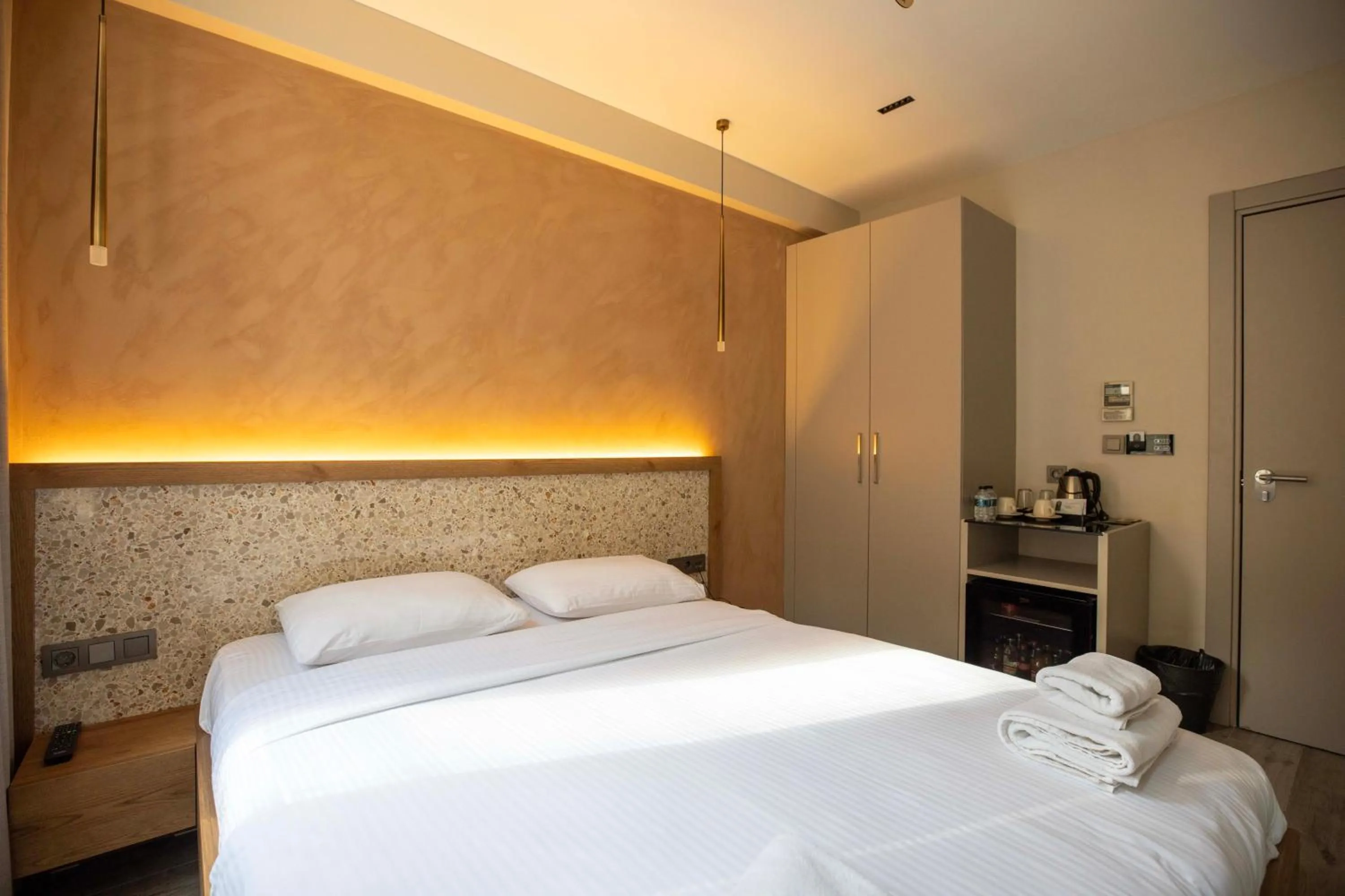 Bed in 21 Rooms Hotel