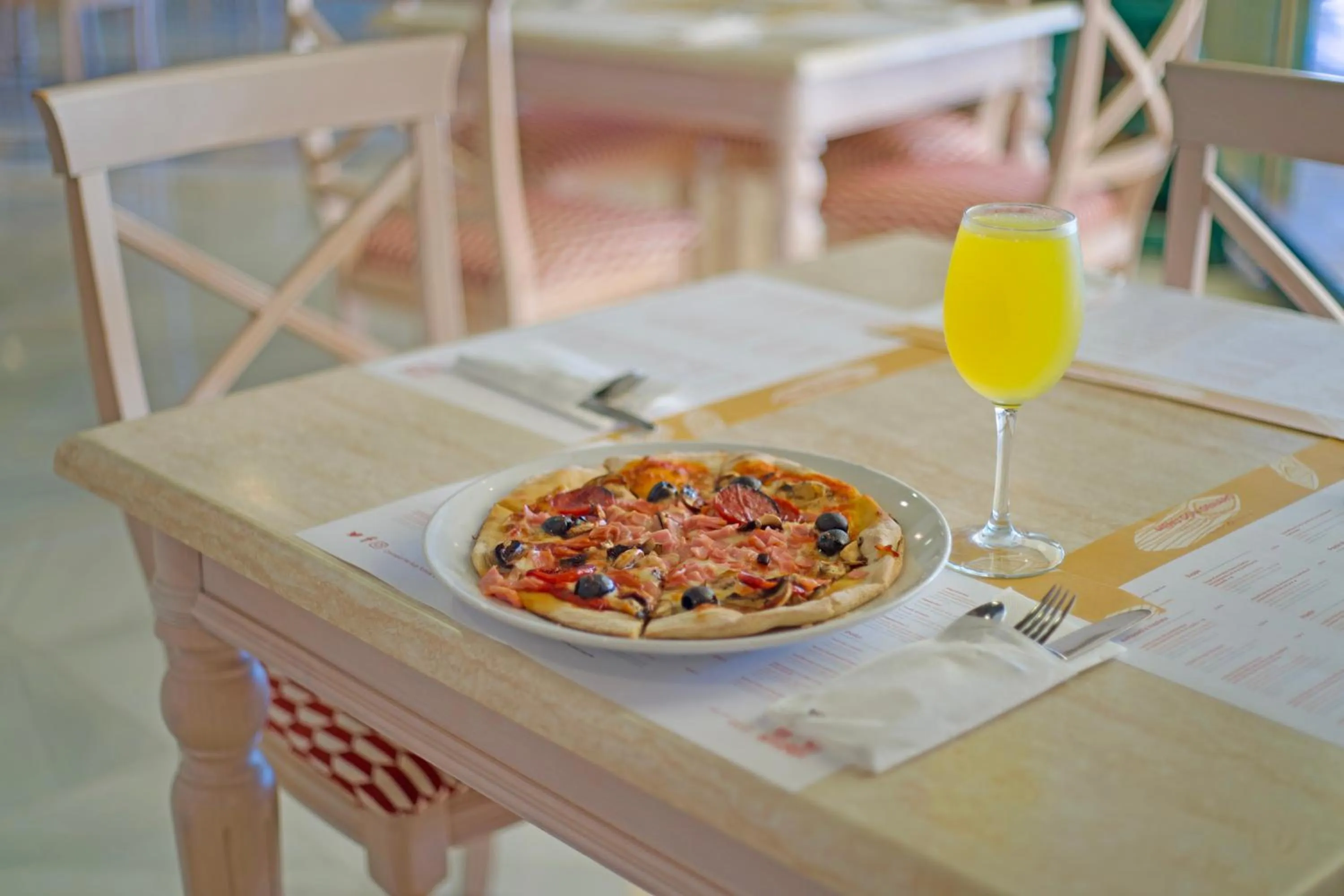 Restaurant/places to eat in Holiday Premium Resort