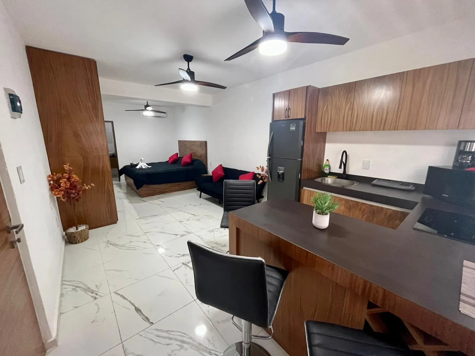 Photo of the whole room in AHAU Playa