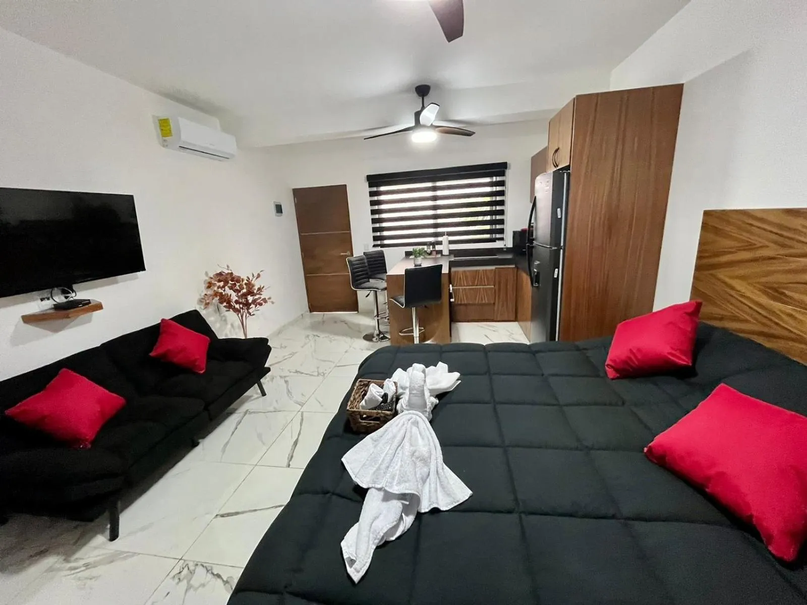 Photo of the whole room in AHAU Playa