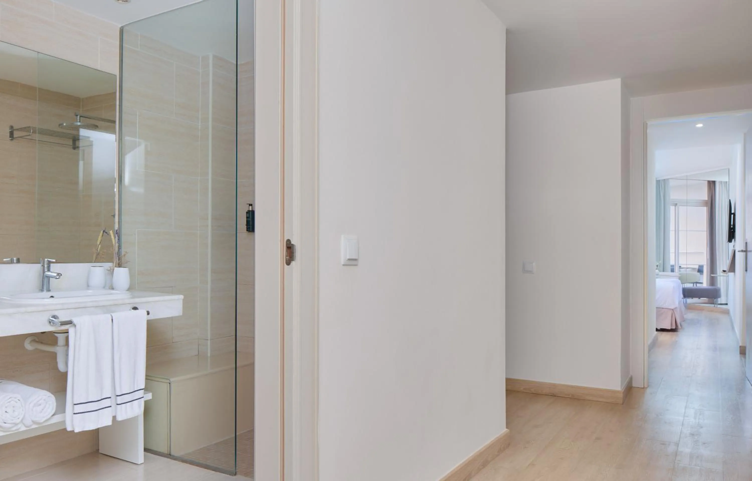 Shower in Meliá Cala Galdana