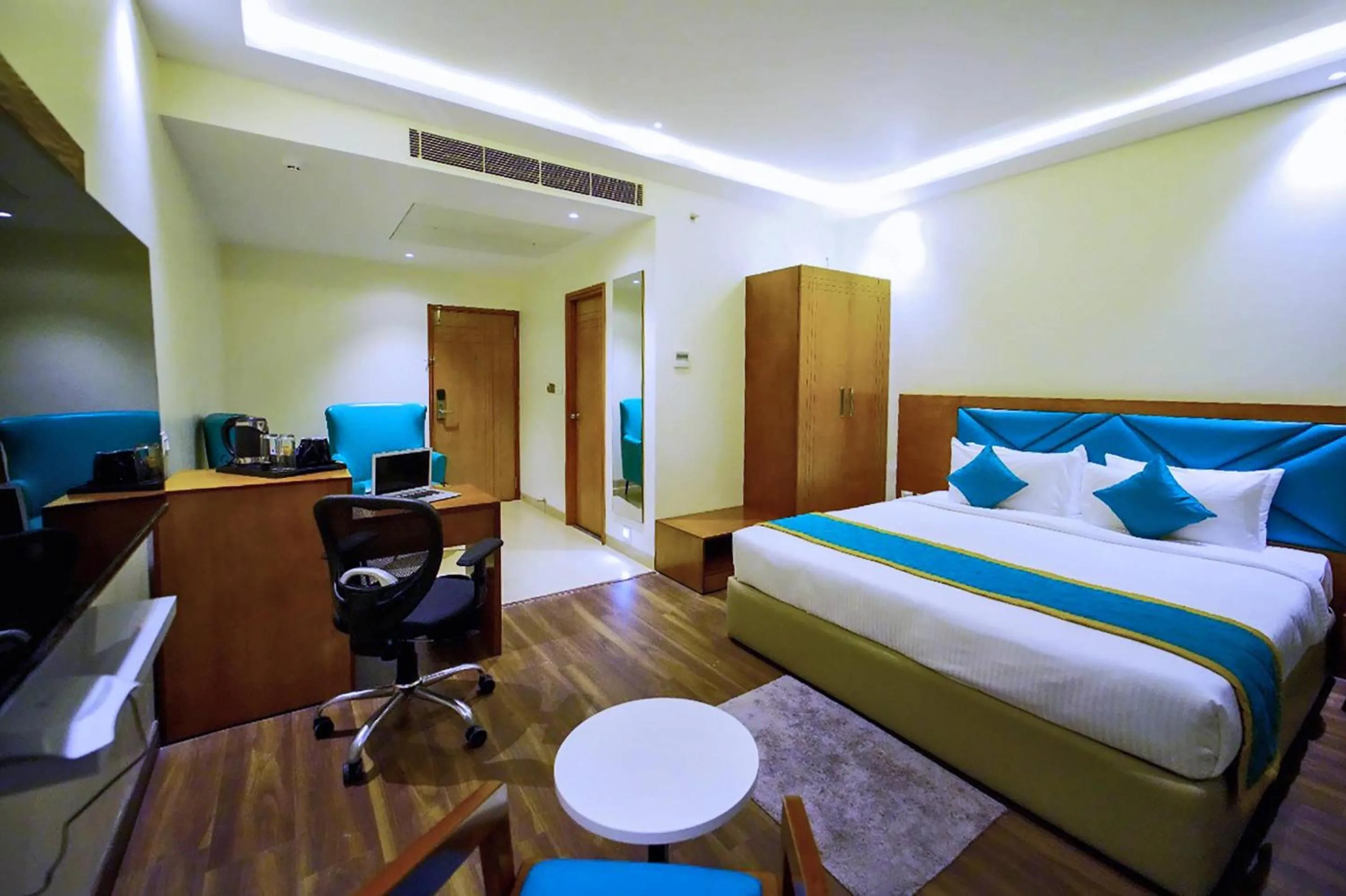 Bedroom, Bed in Quality Inn Rockwell Grand, Bangalore