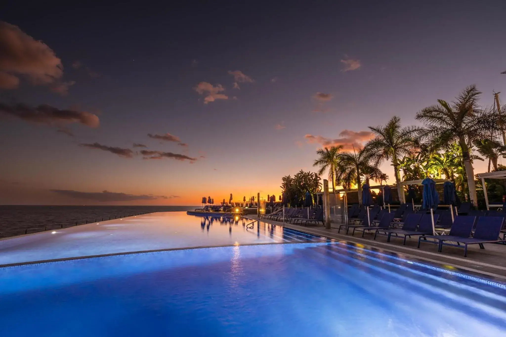 Swimming pool in Marina Suites Gran Canaria Swimming pool in Marina Suites Gran Canaria