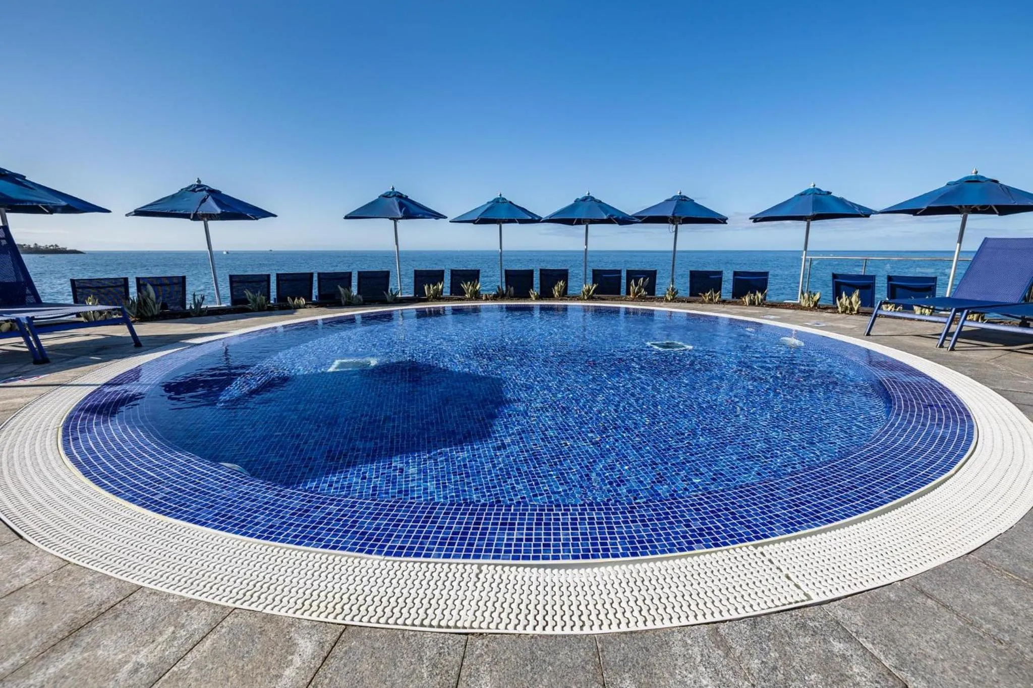 Swimming pool in Marina Suites Gran Canaria