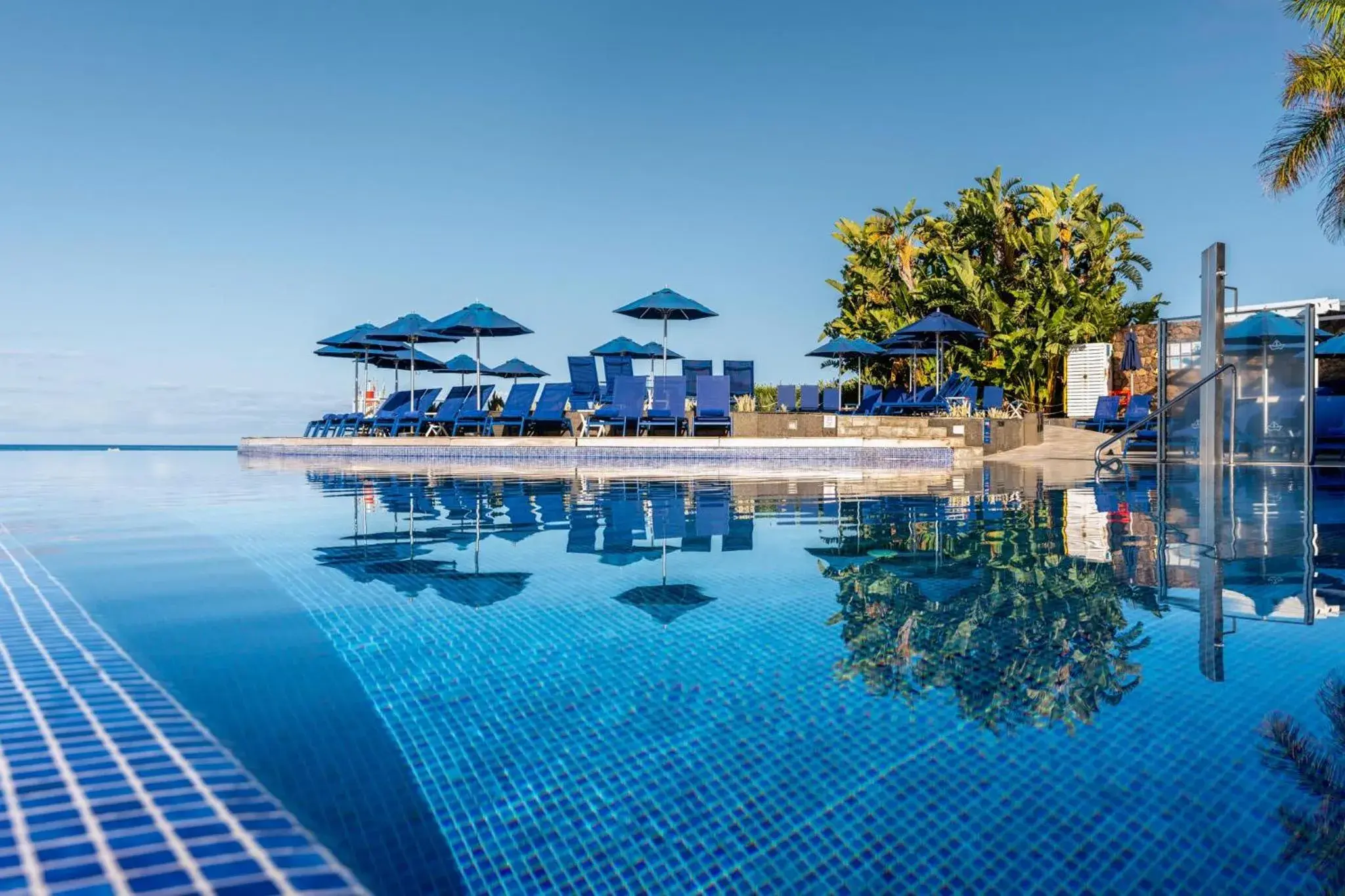 Swimming pool in Marina Suites Gran Canaria Swimming pool in Marina Suites Gran Canaria