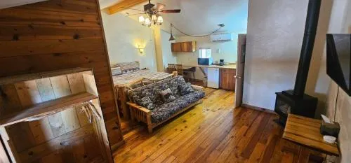 Nine Pines Motel