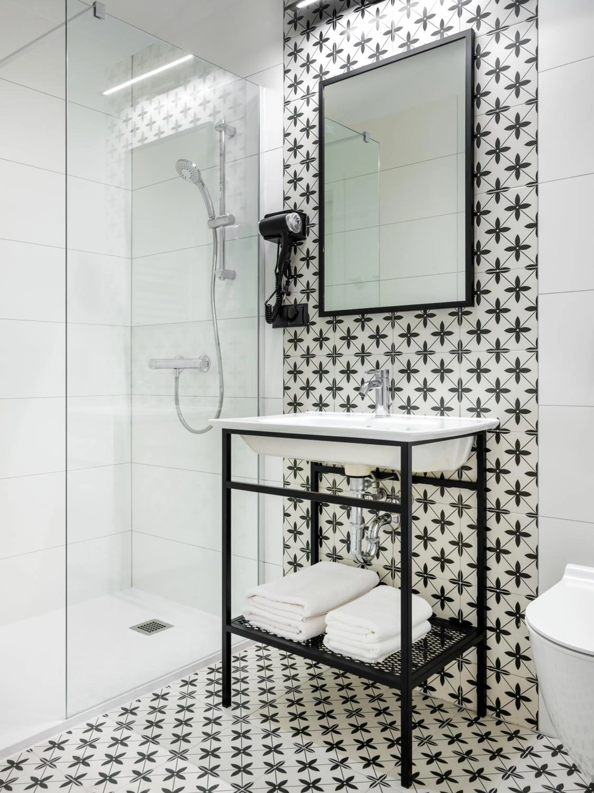 Shower in Old Market Residence