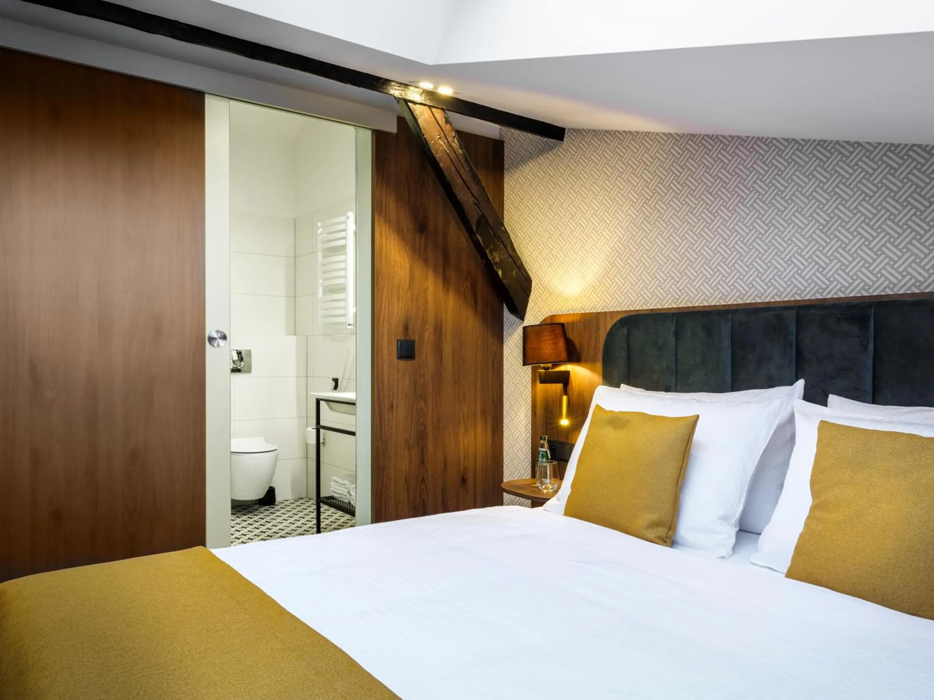 Deluxe Suite in Old Market Residence Deluxe Suite in Old Market Residence