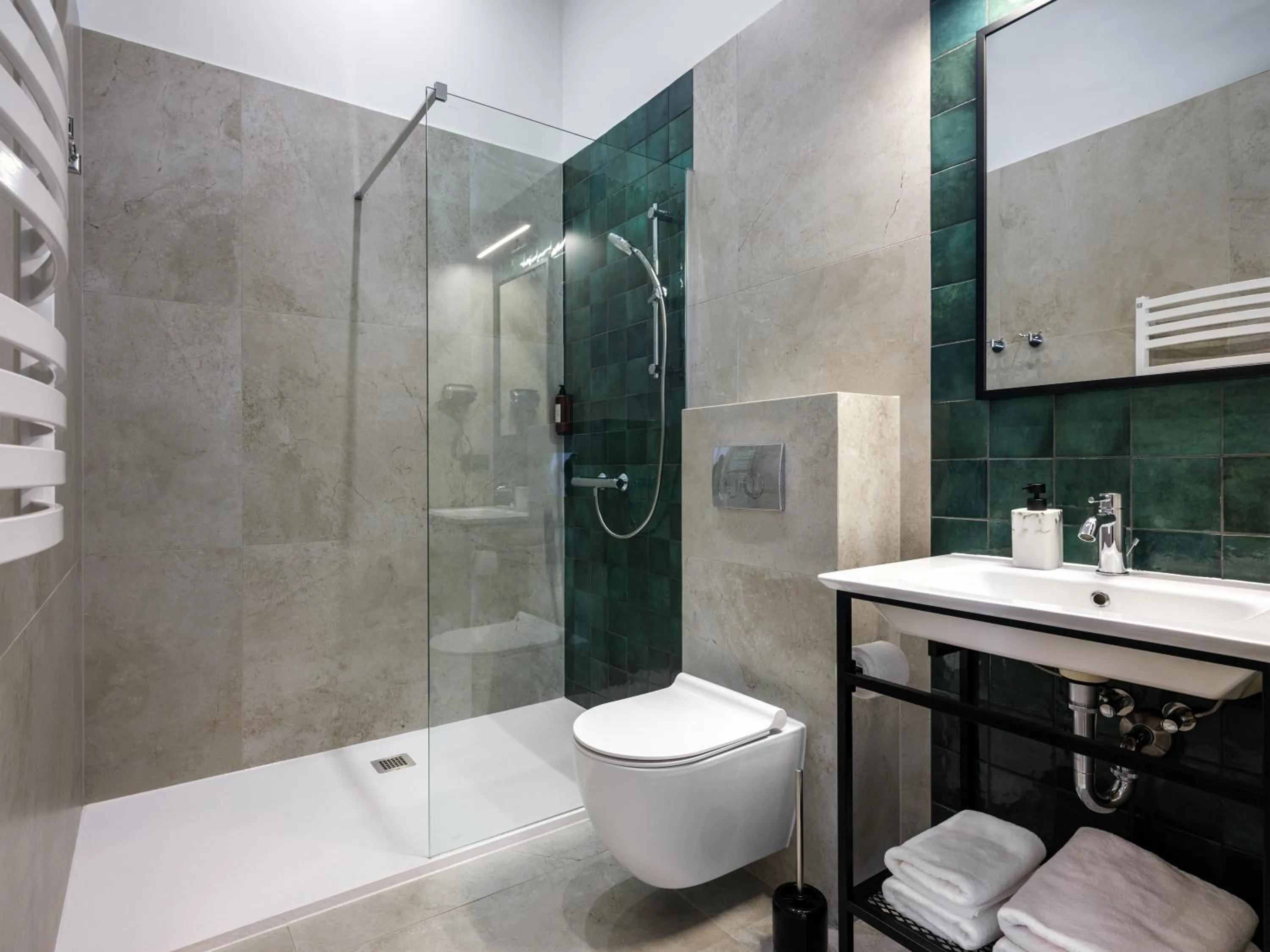 Shower in Old Market Residence