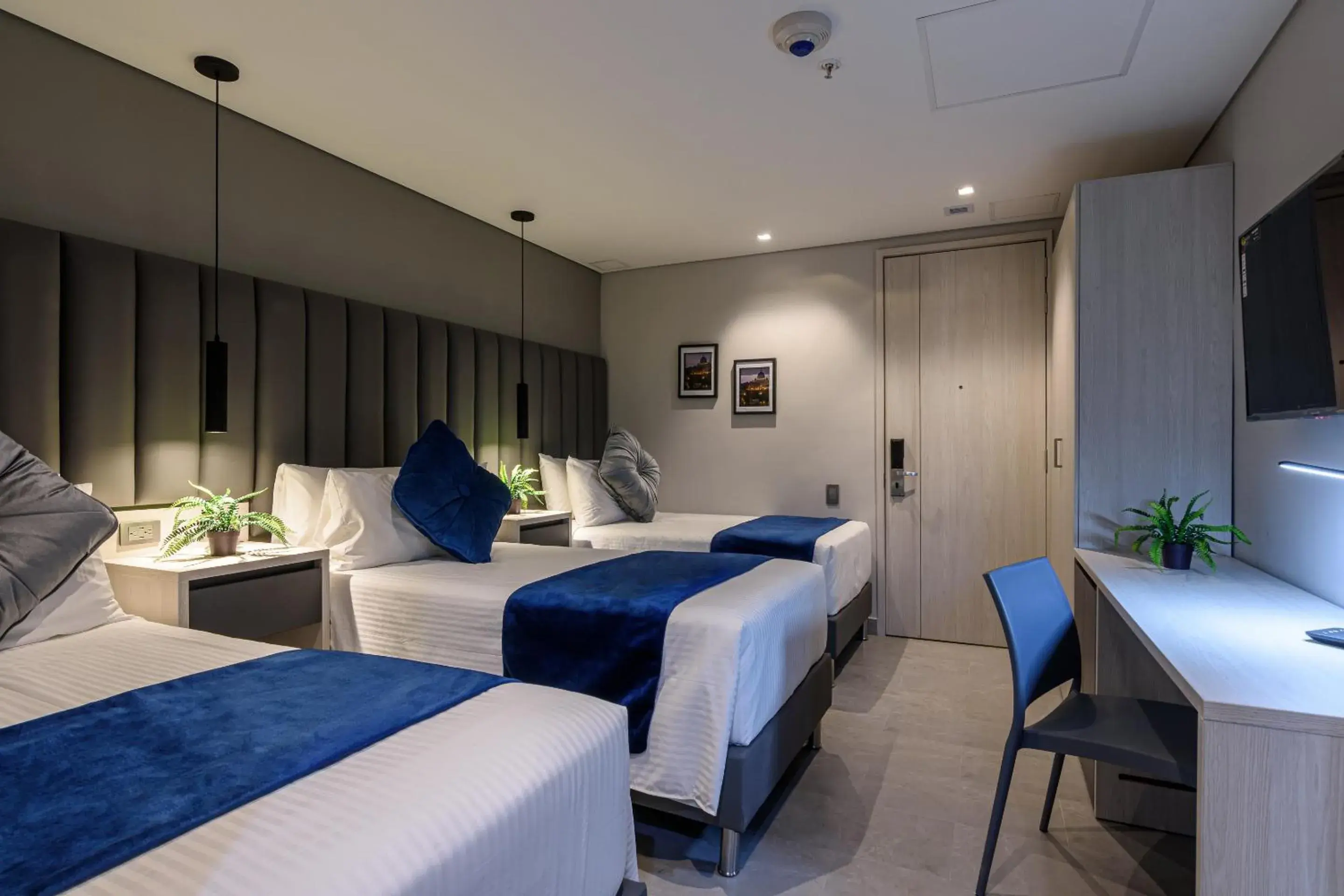 Photo of the whole room, Bed in 4 Sur Hotel Photo of the whole room, Bed in 4 Sur Hotel