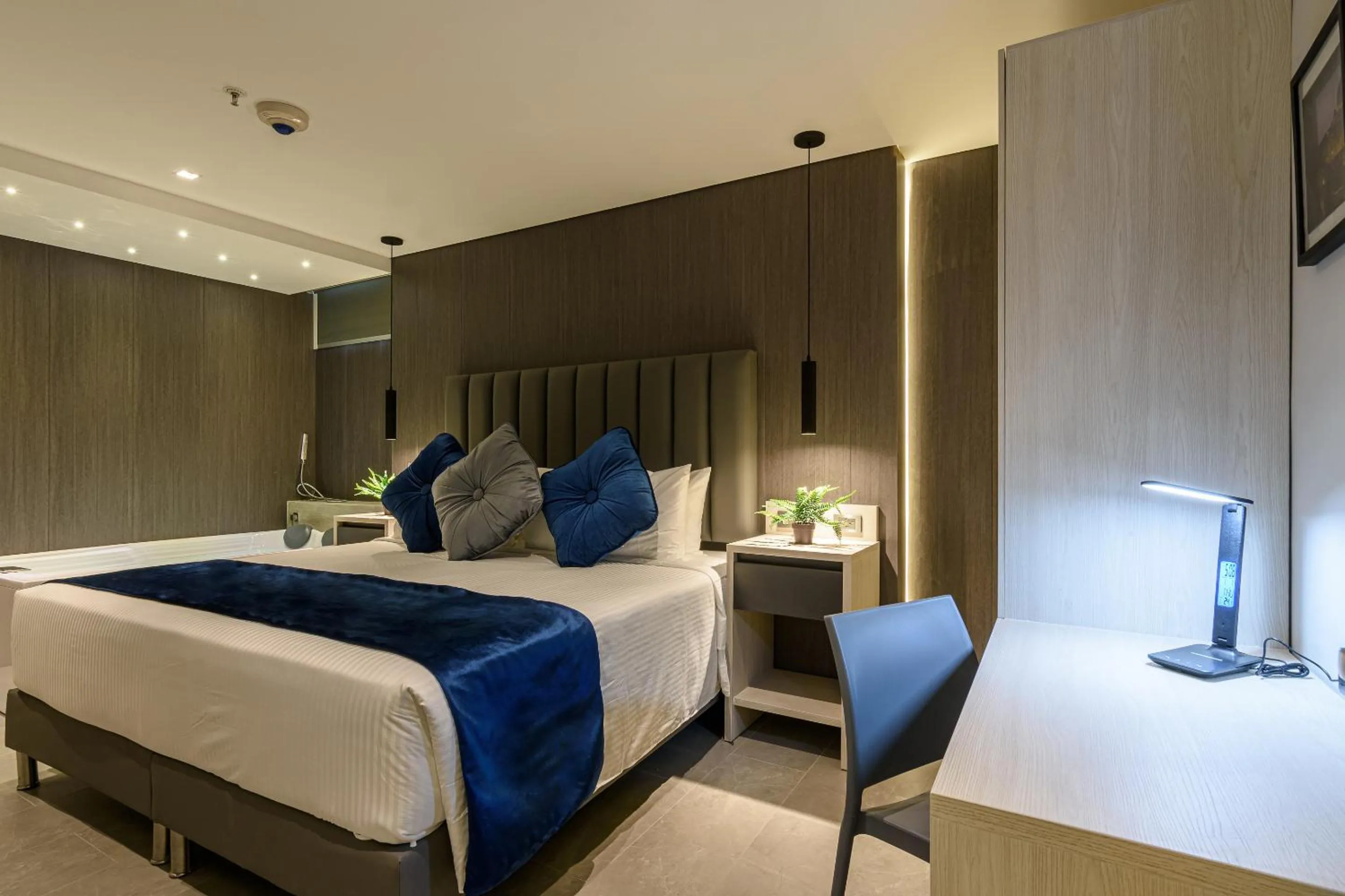 Bedroom, Bed in 4 Sur Hotel