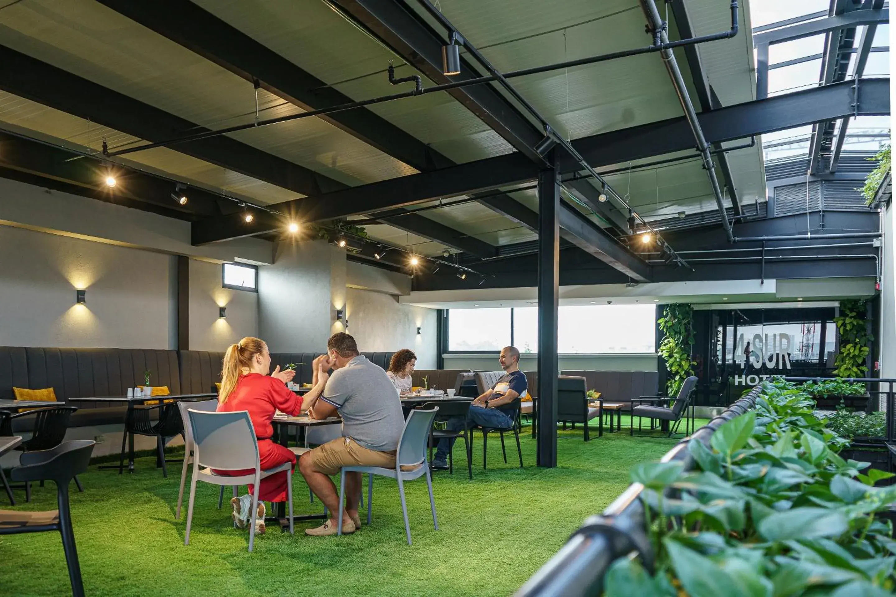 Restaurant/places to eat in 4 Sur Hotel Restaurant/places to eat in 4 Sur Hotel