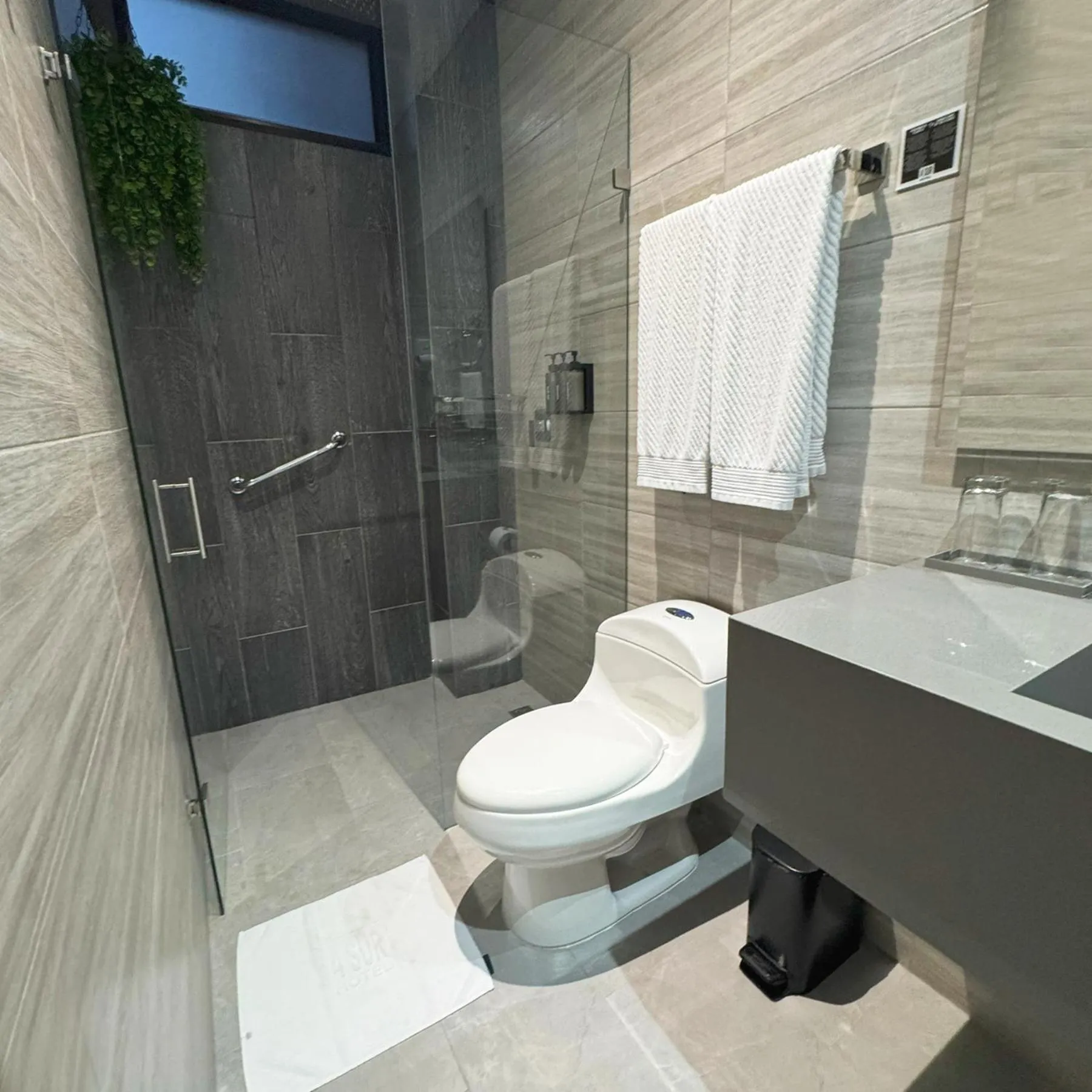 Bathroom in 4 Sur Hotel